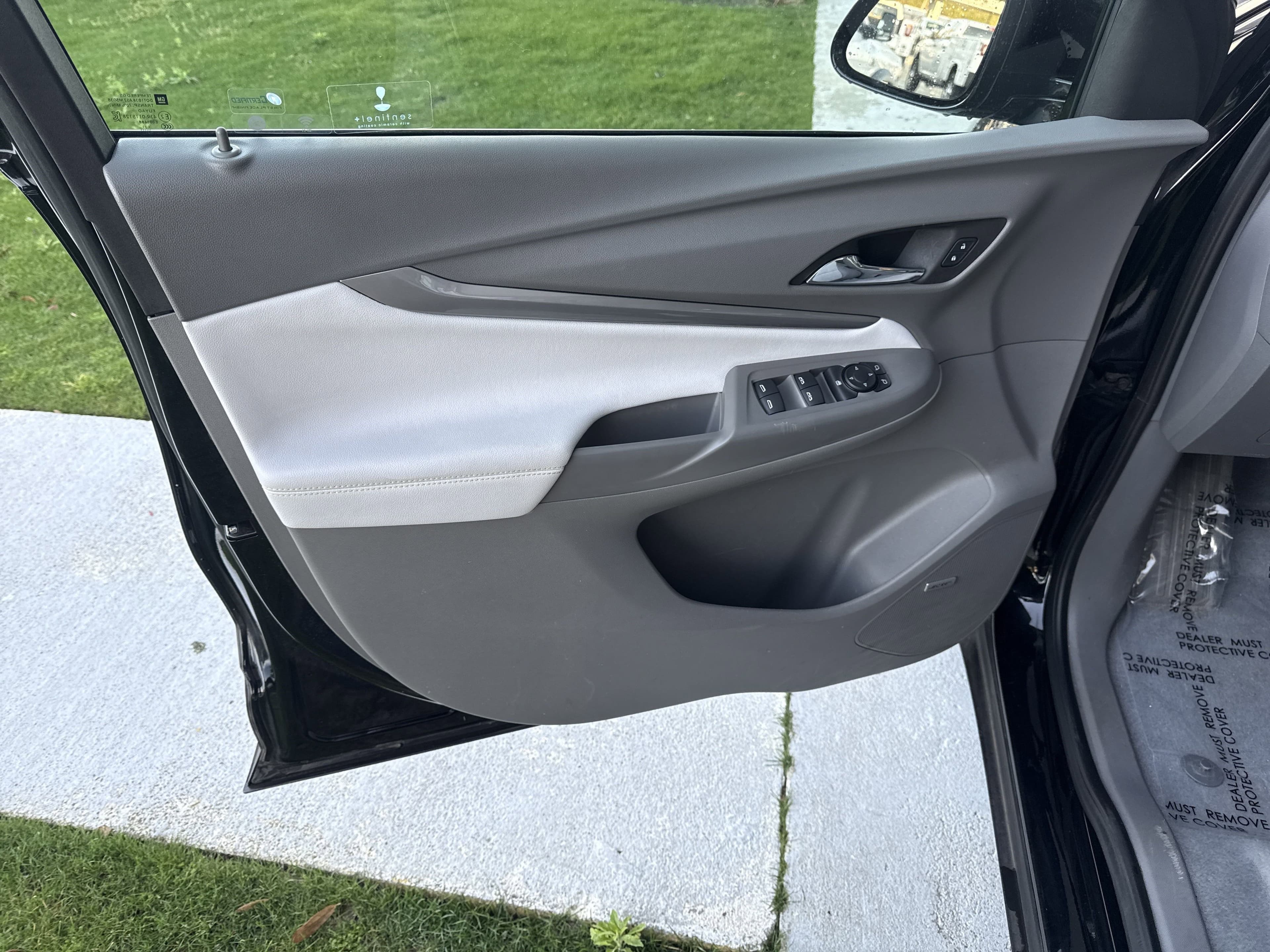 Vehicle photo 12