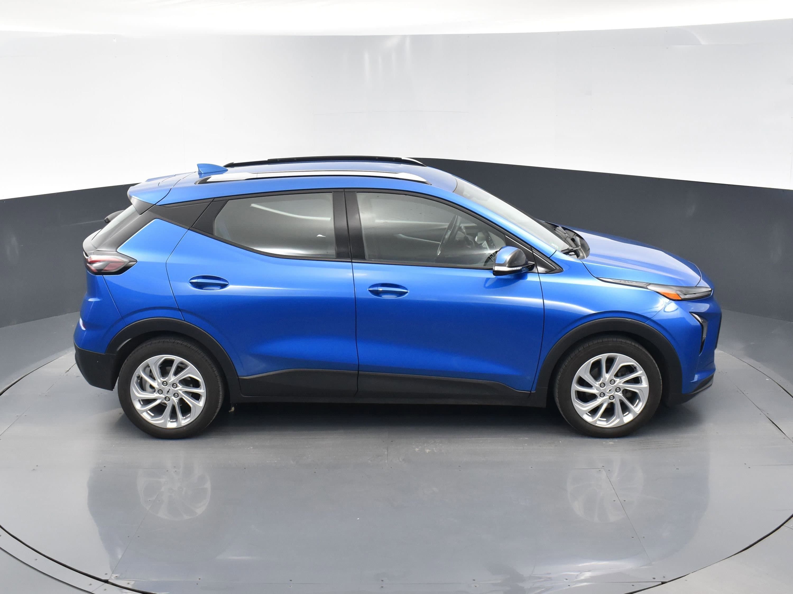 Vehicle photo 14