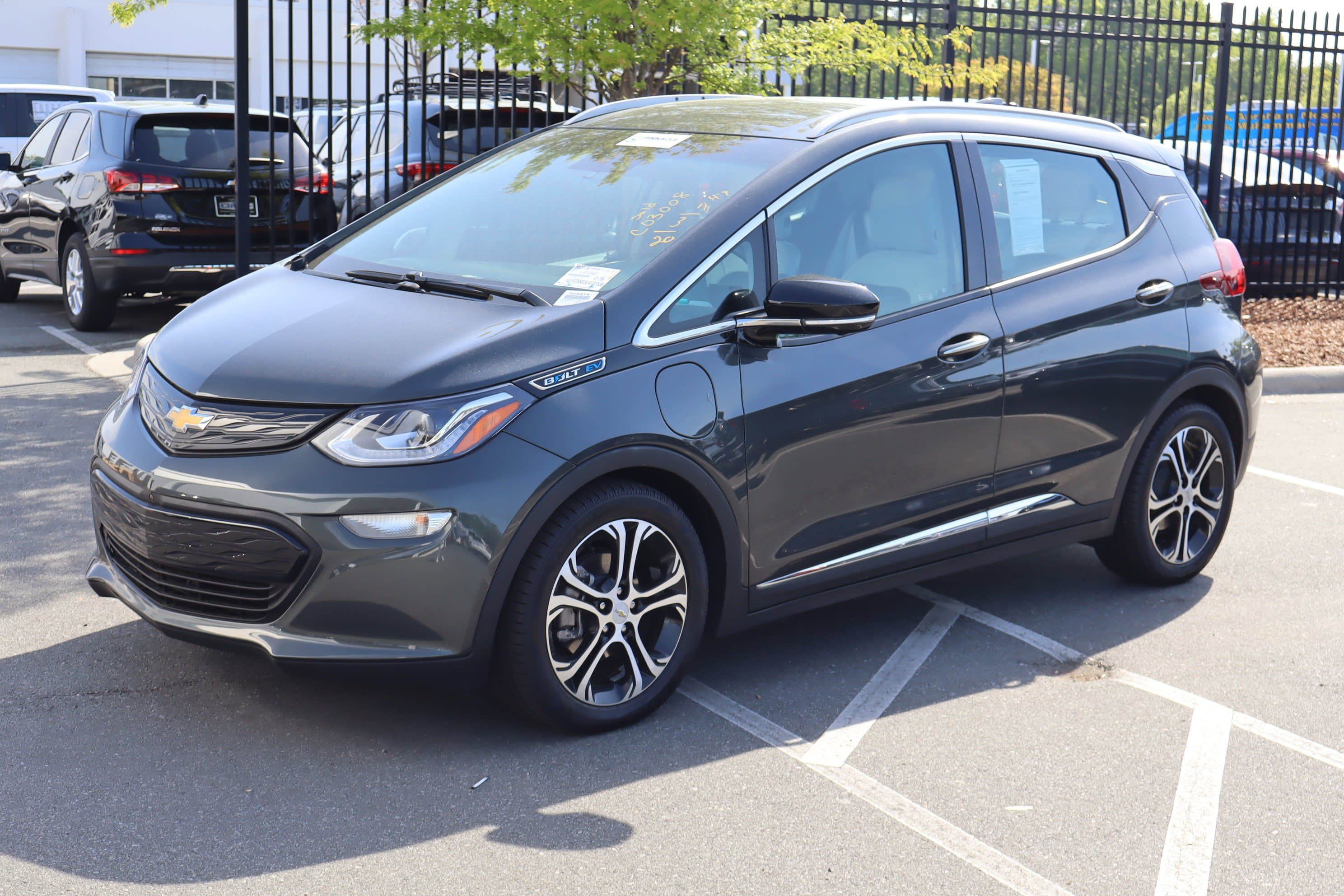 Vehicle photo 3