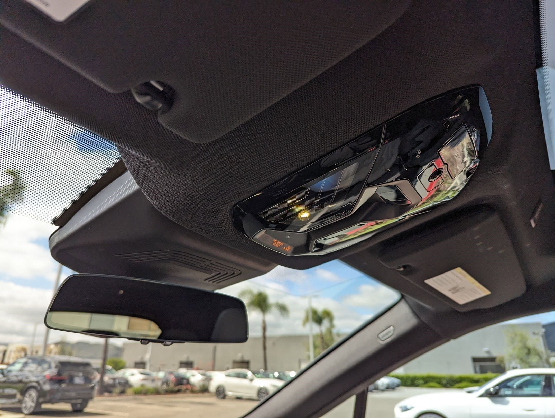 Vehicle photo 26