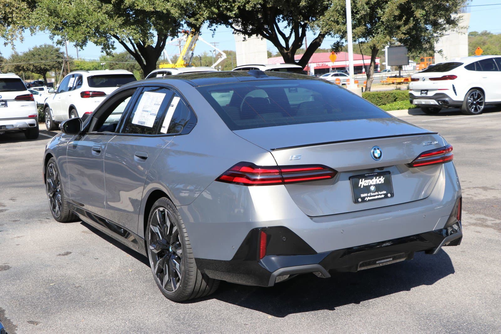 Vehicle photo 11