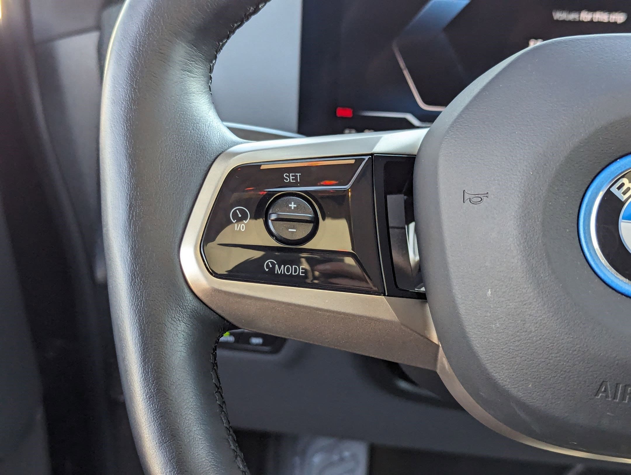 Vehicle photo 17