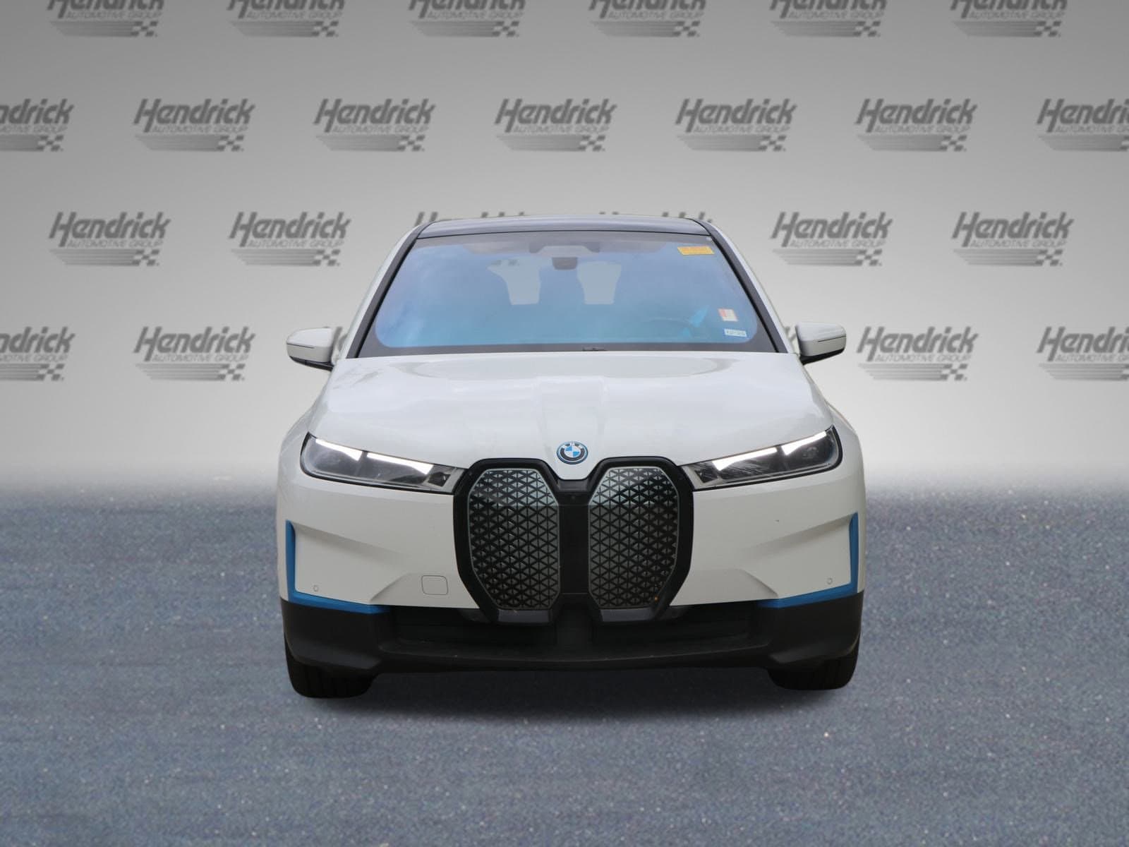 Vehicle photo 6