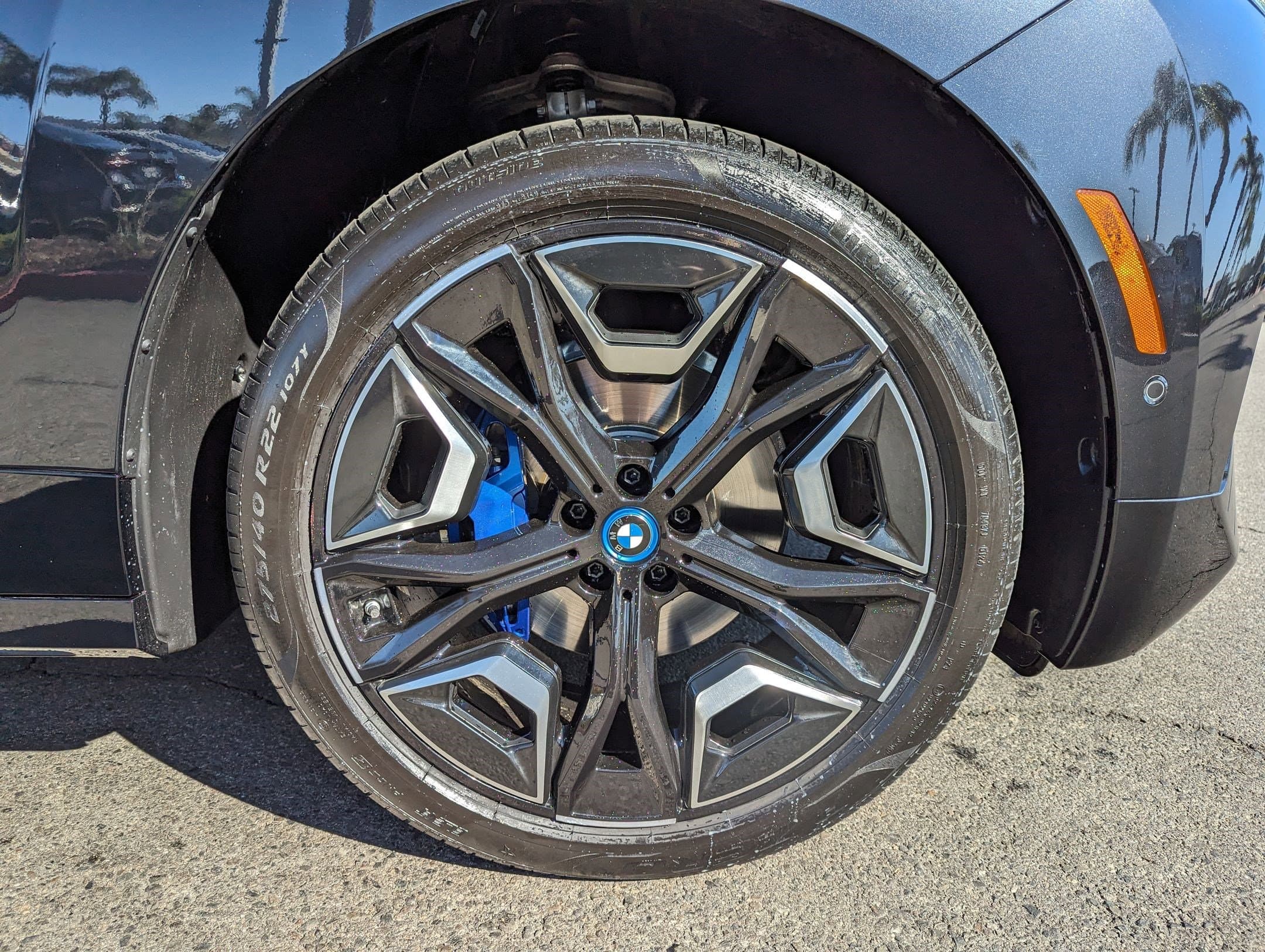 Vehicle photo 11