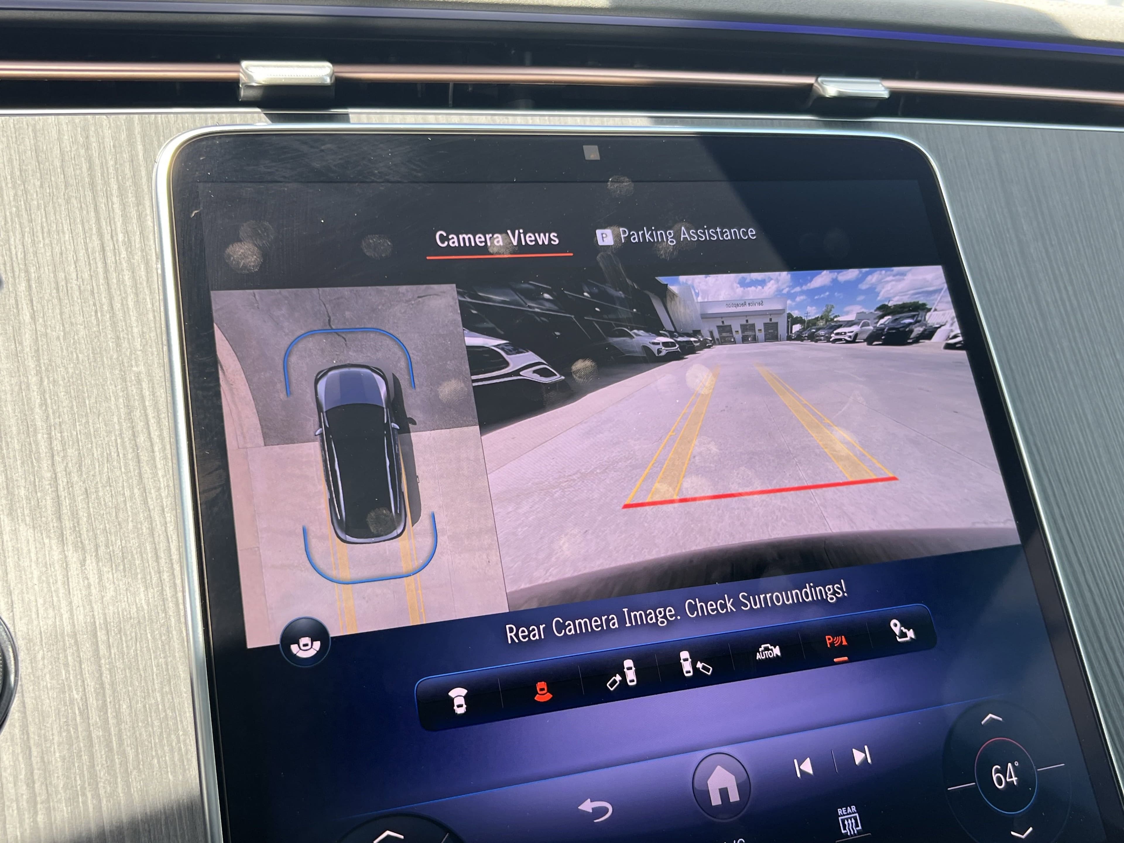 Vehicle photo 23