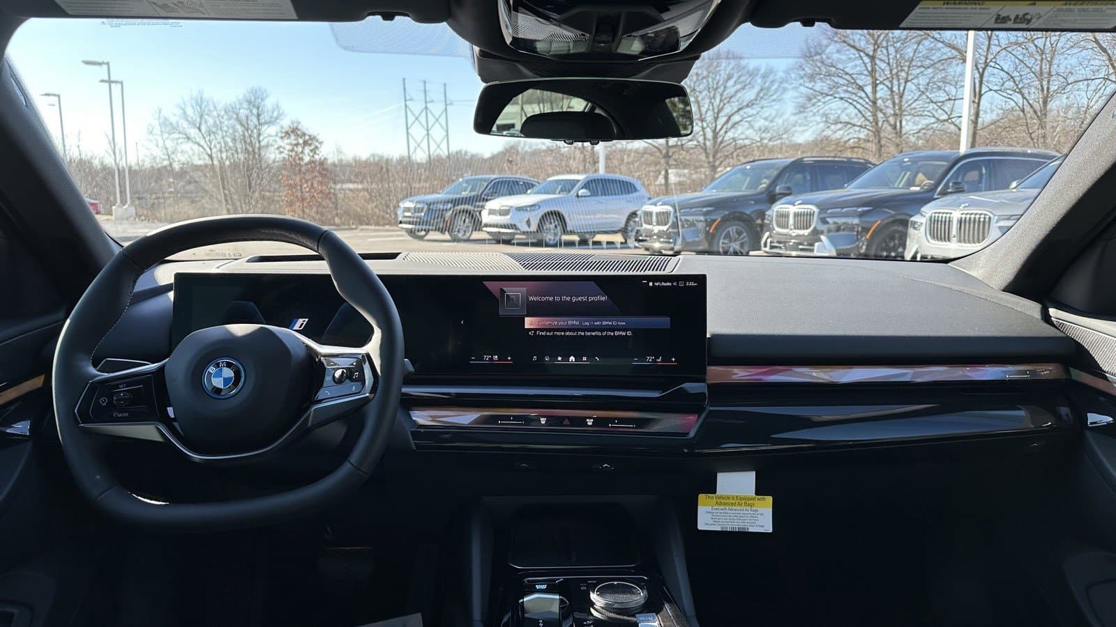 Vehicle photo 26