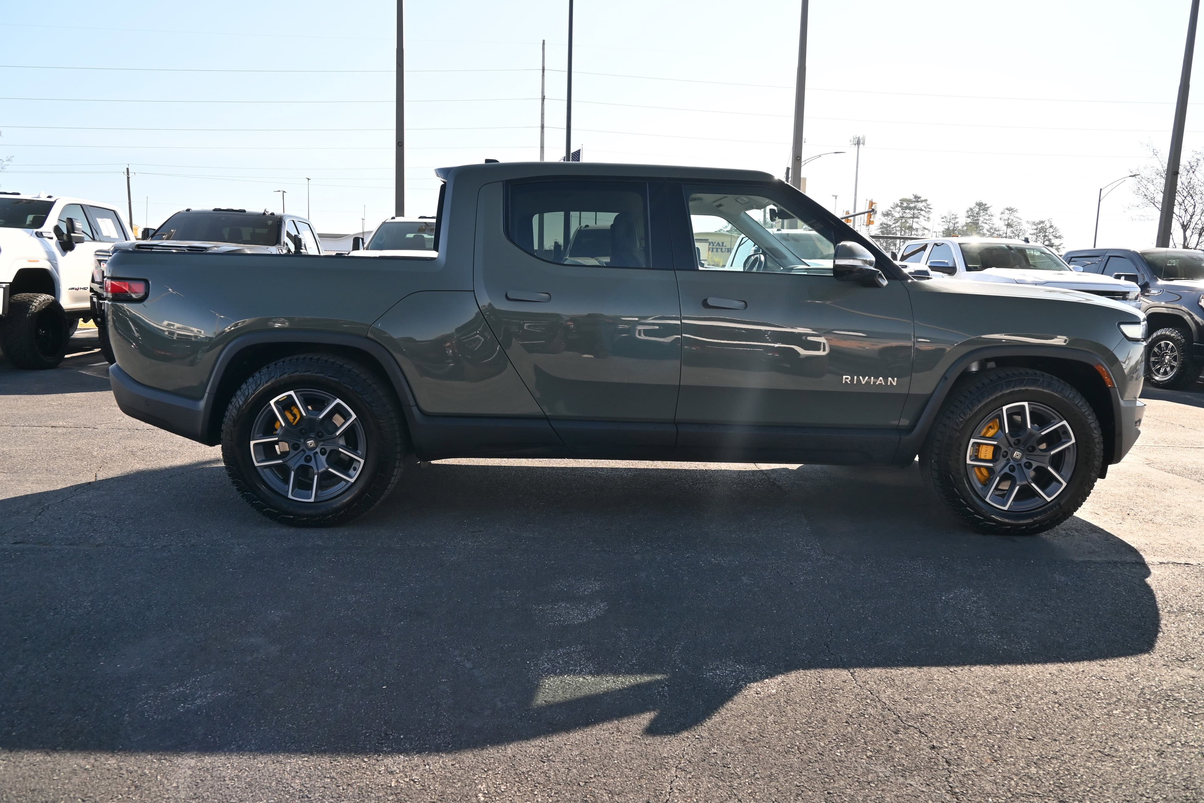 Vehicle photo 13