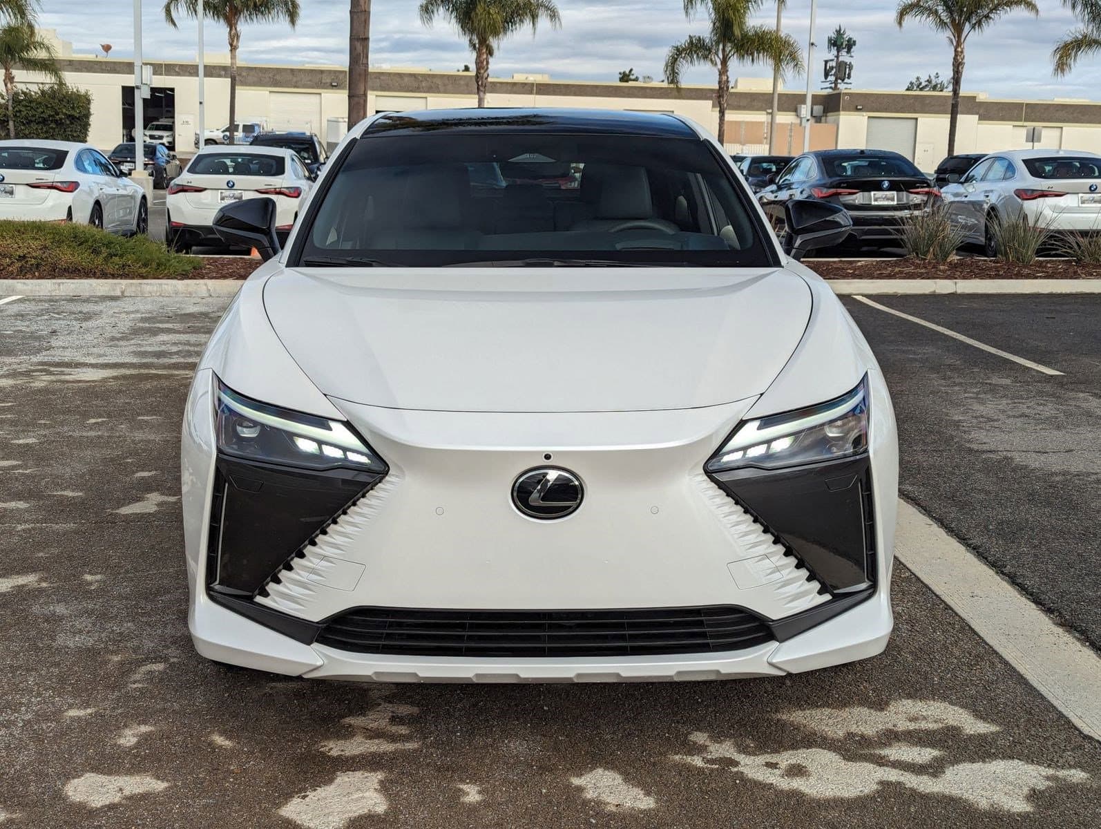 Vehicle photo 2