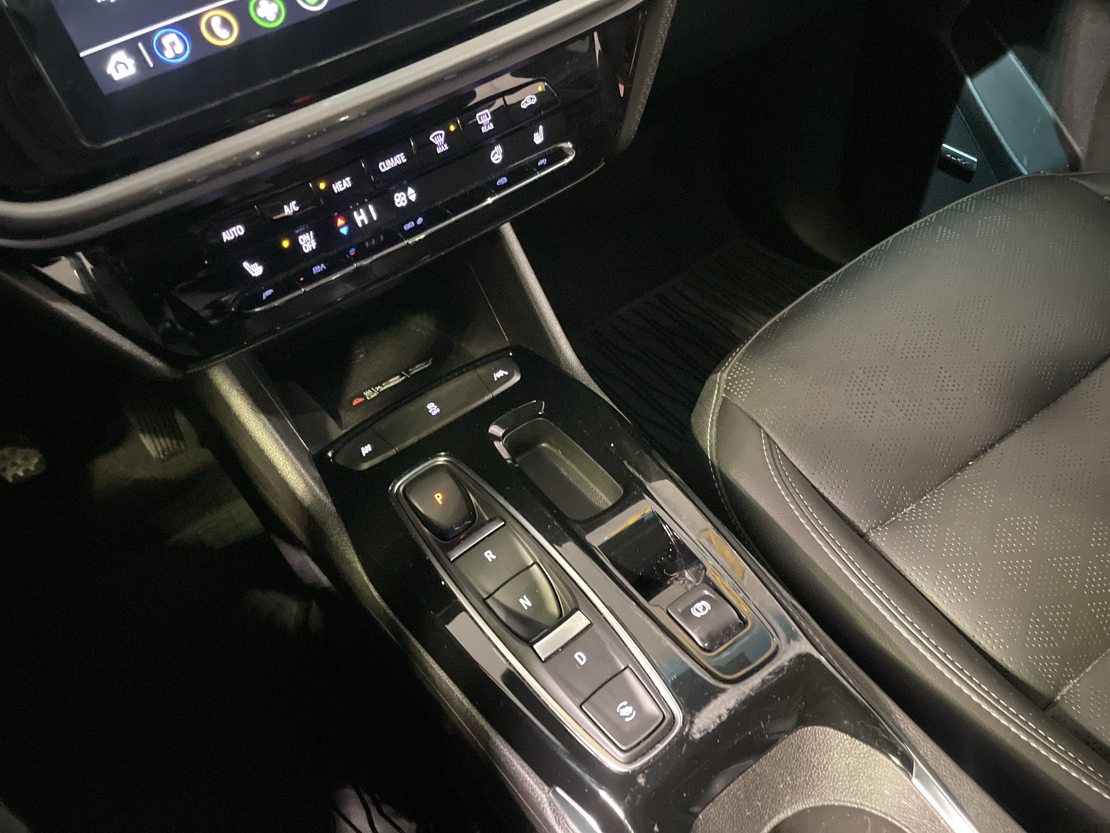 Vehicle photo 24