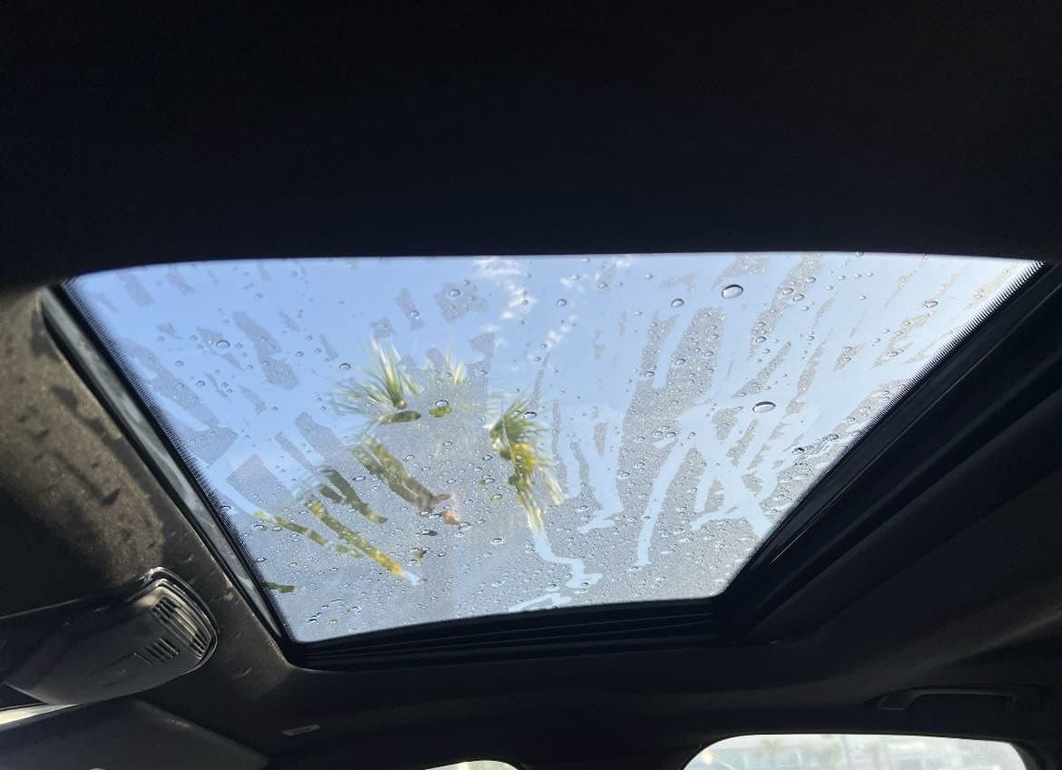 Vehicle photo 26