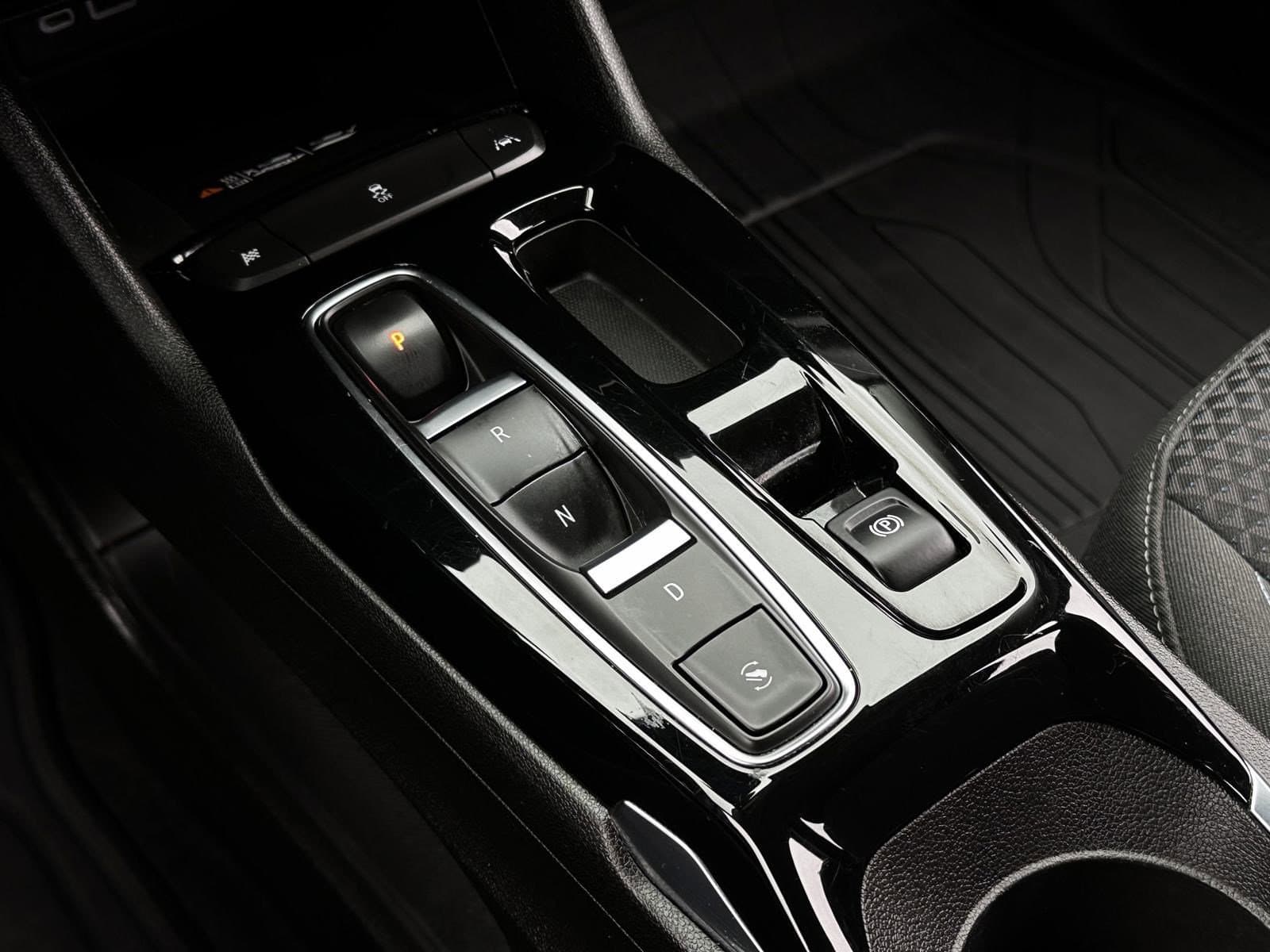 Vehicle photo 22
