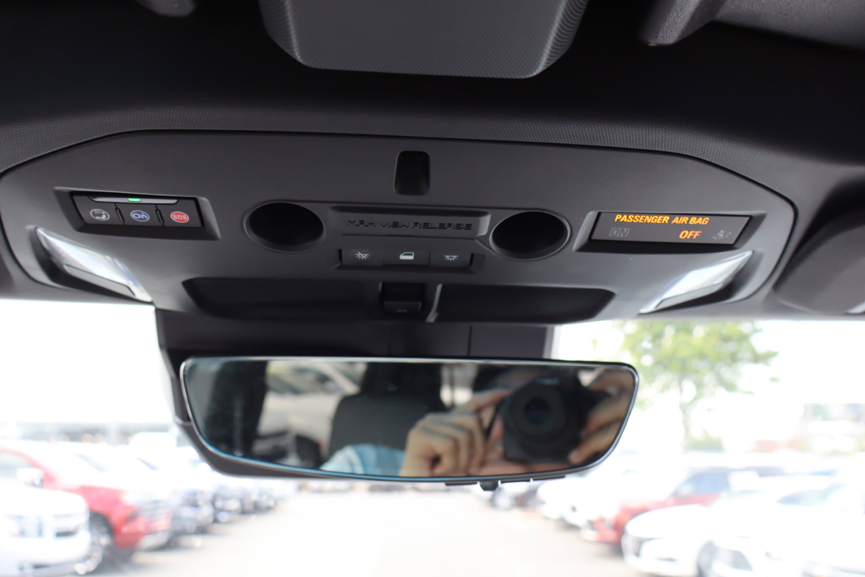 Vehicle photo 33