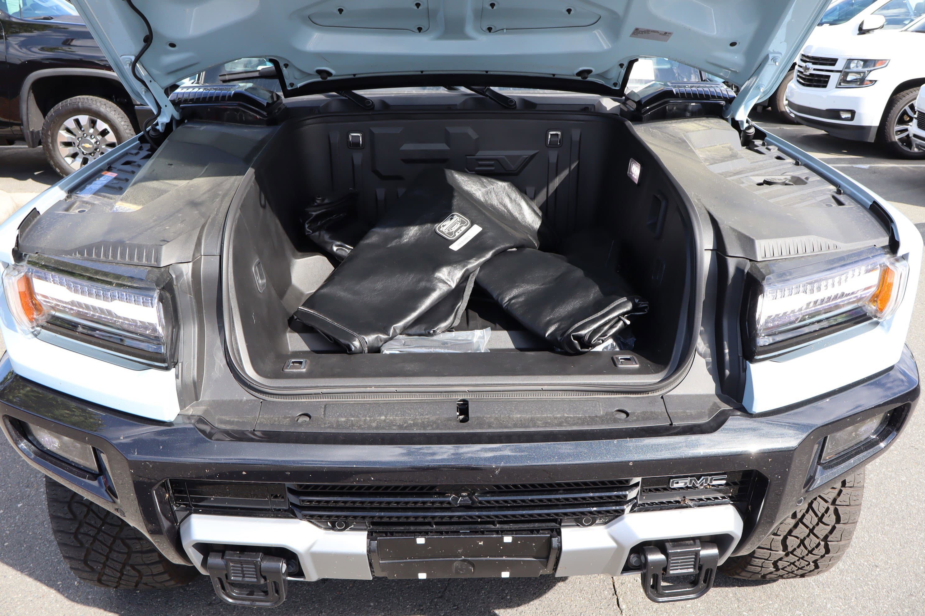 Vehicle photo 44