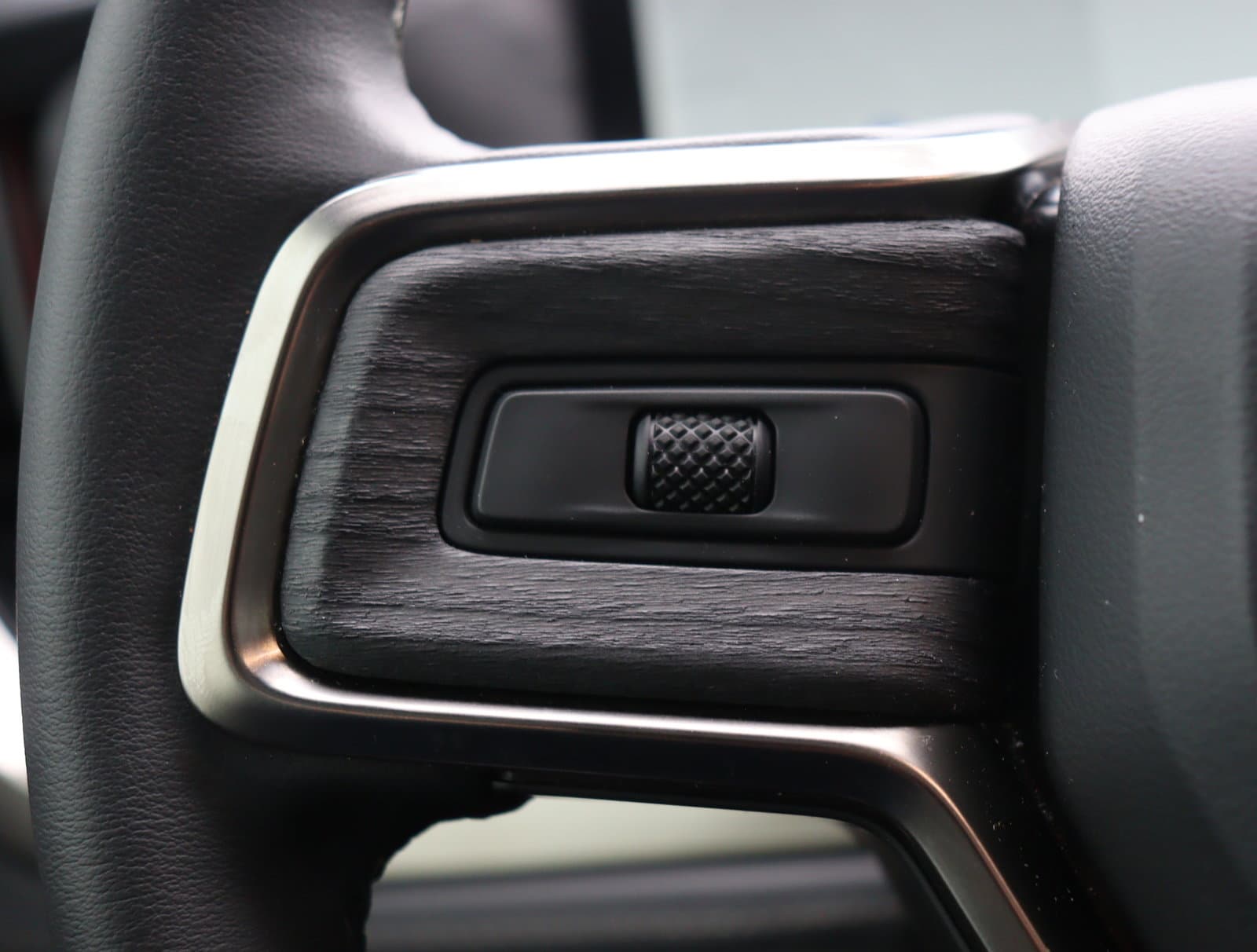 Vehicle photo 18