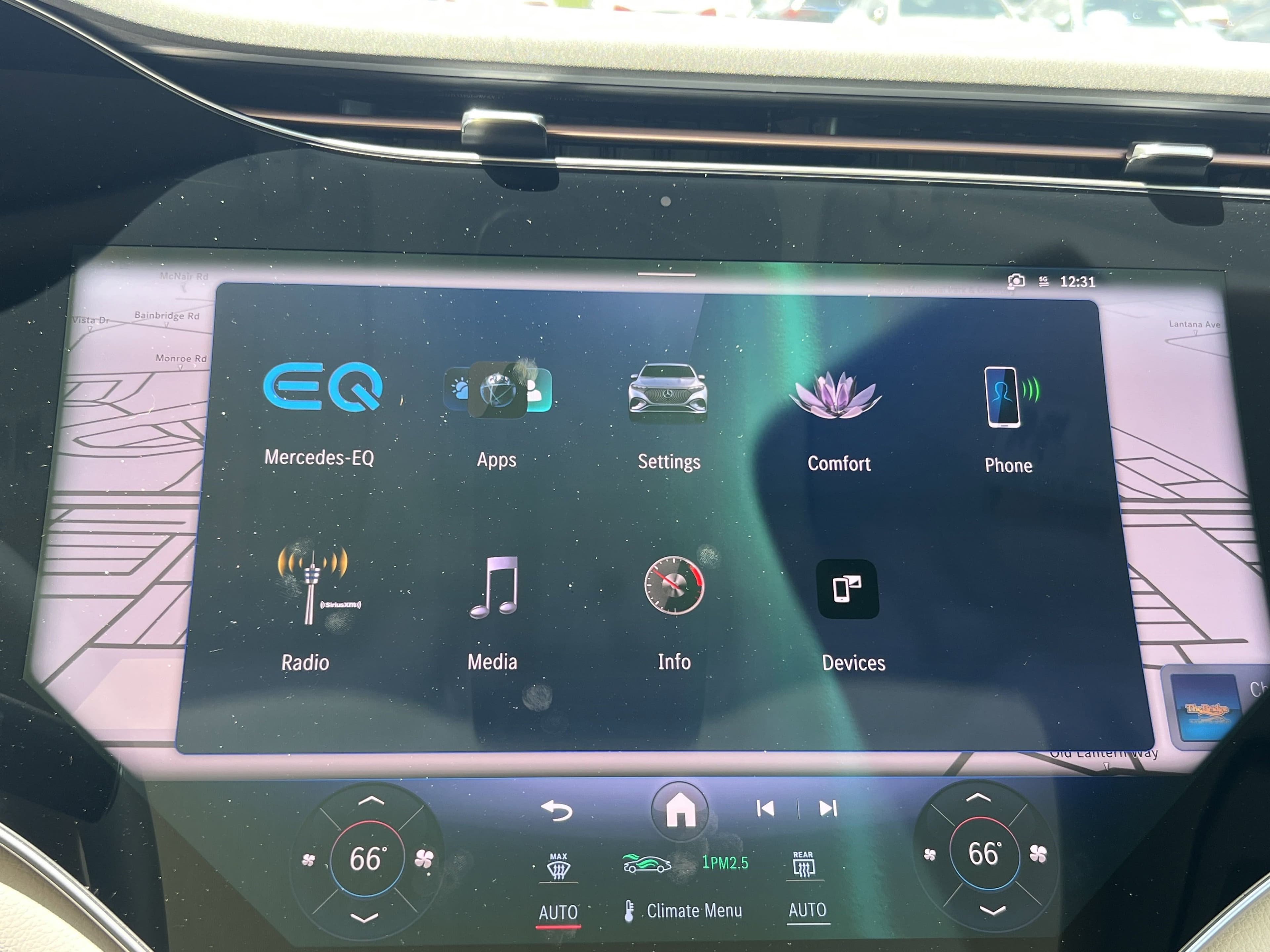 Vehicle photo 27