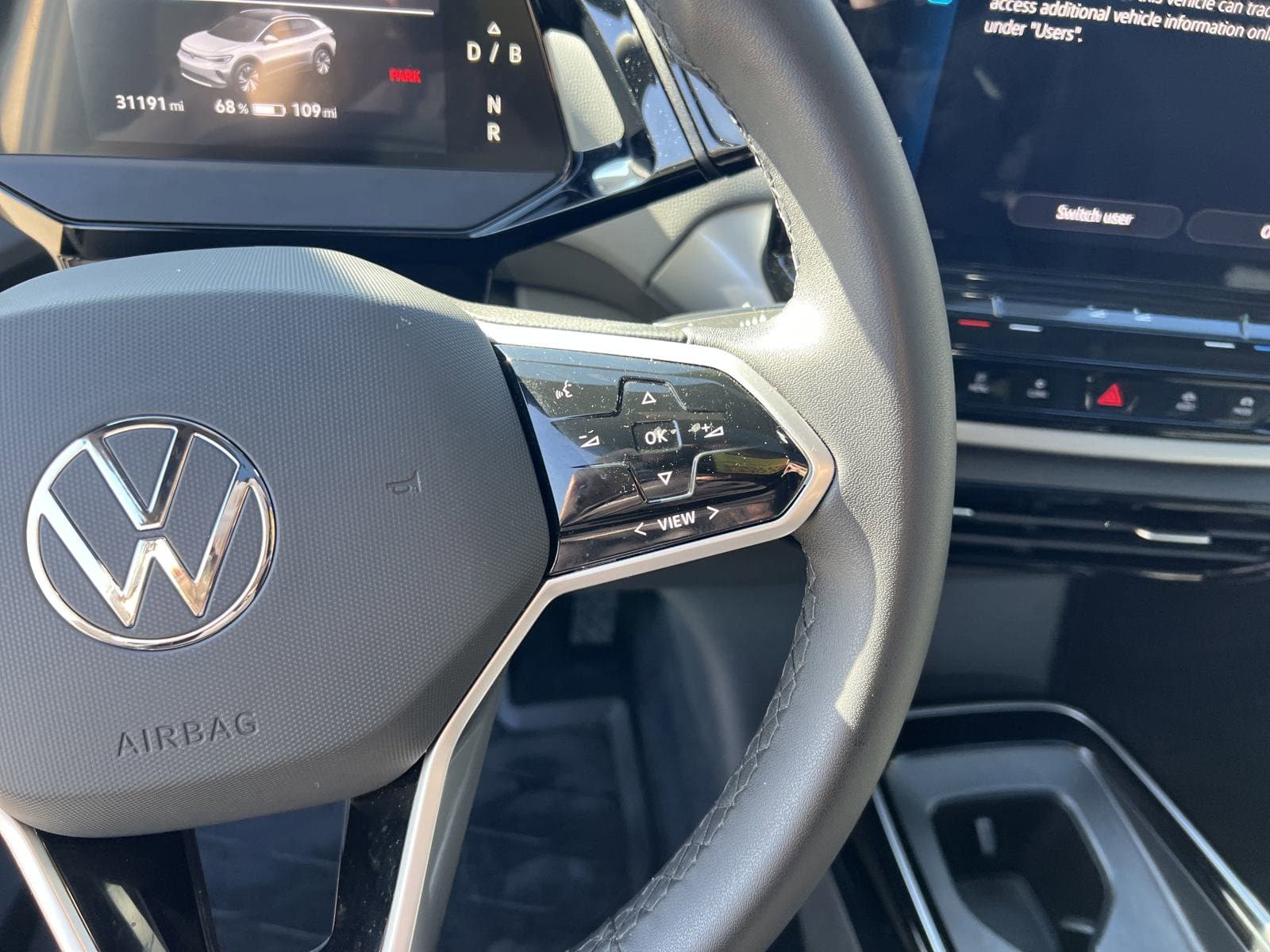Vehicle photo 25