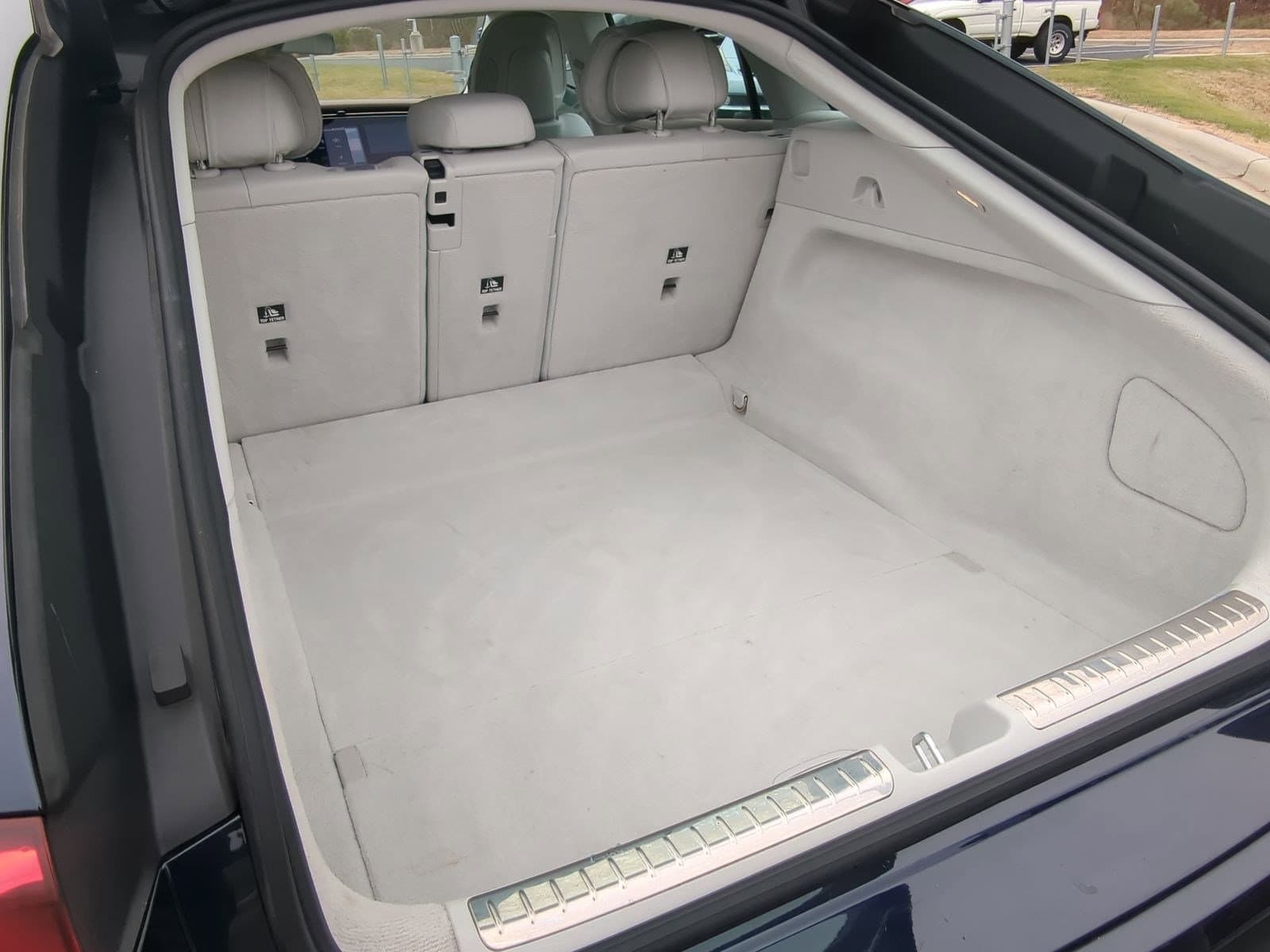 Vehicle photo 30