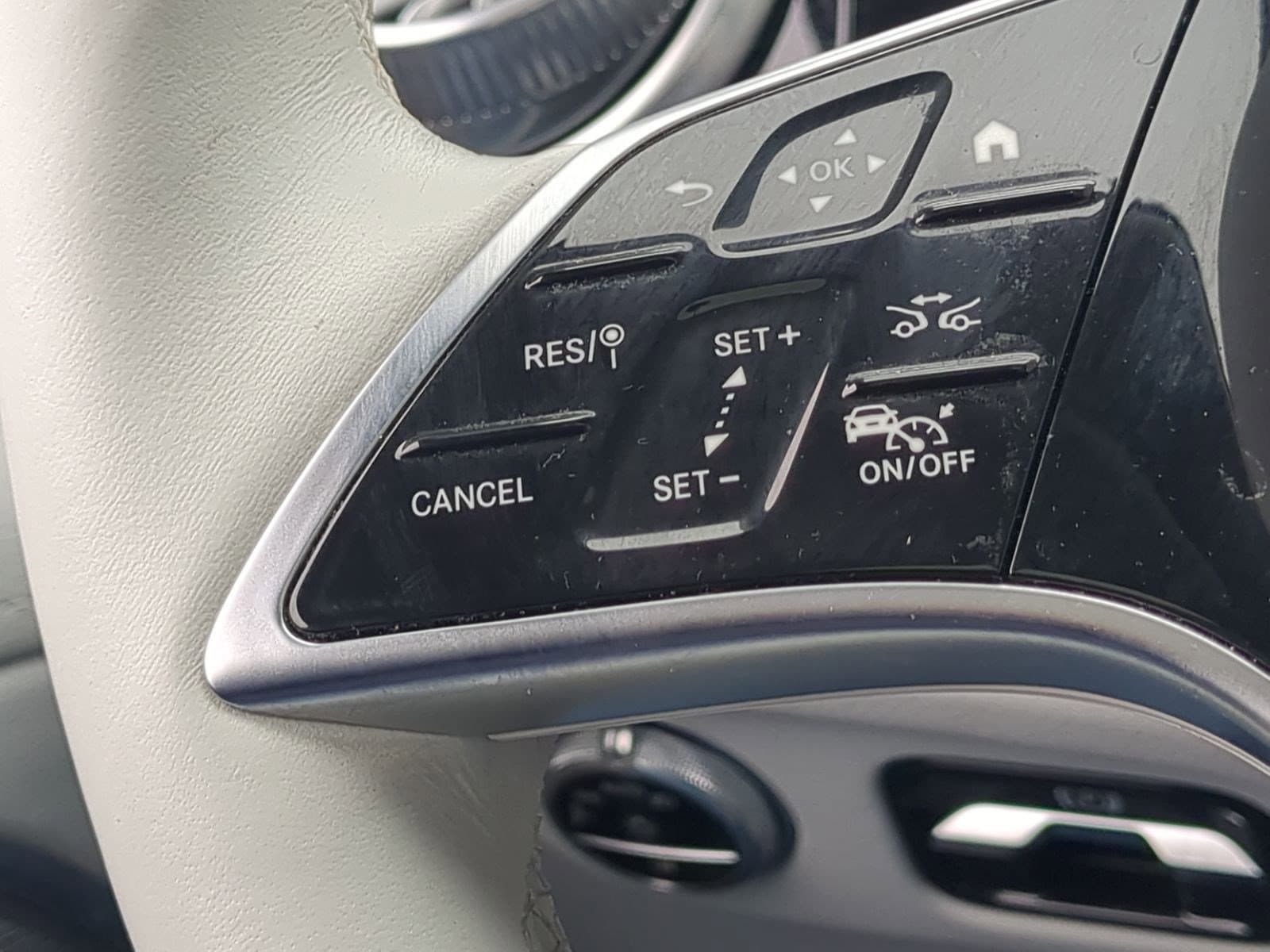 Vehicle photo 17