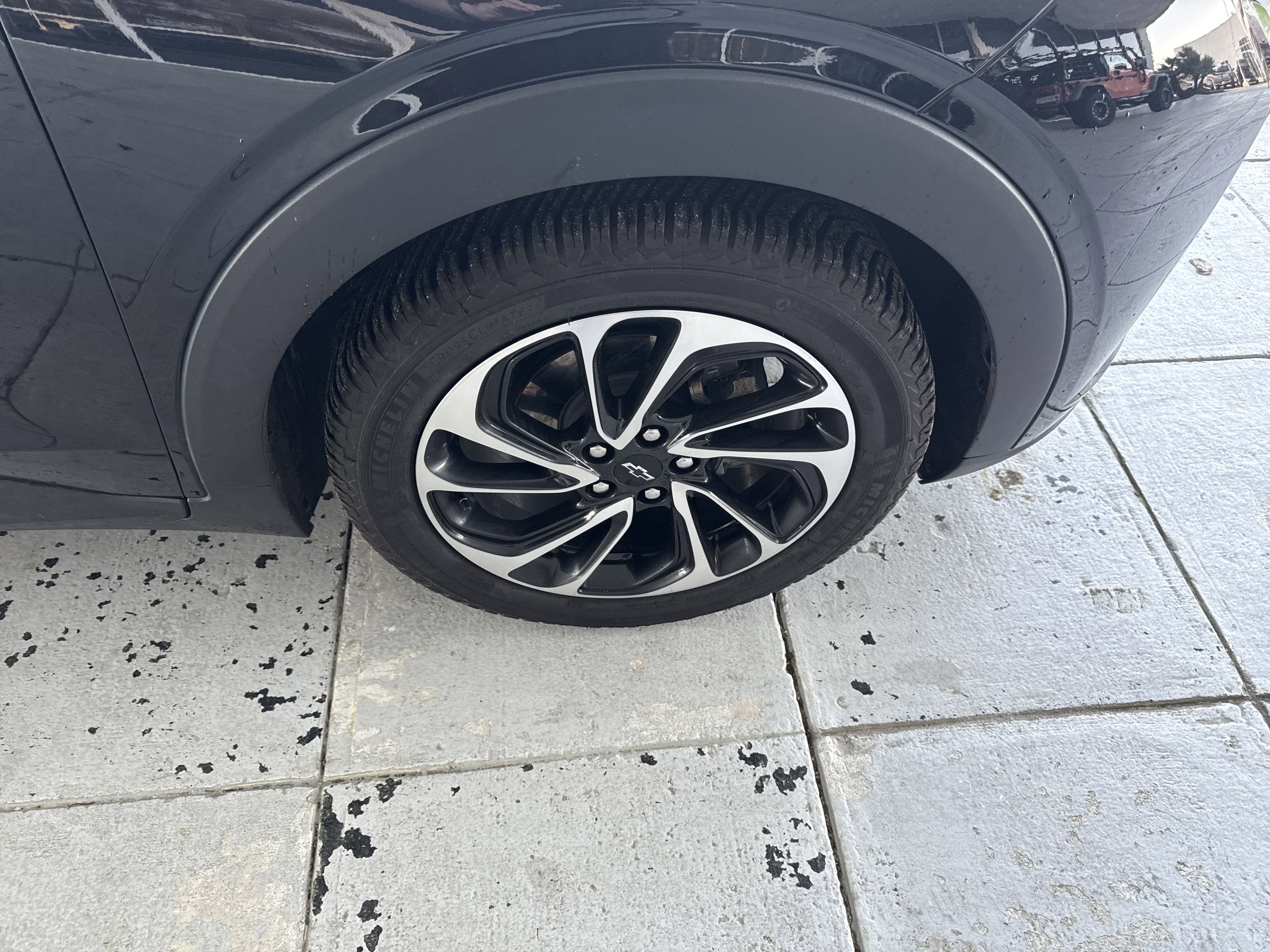 Vehicle photo 11