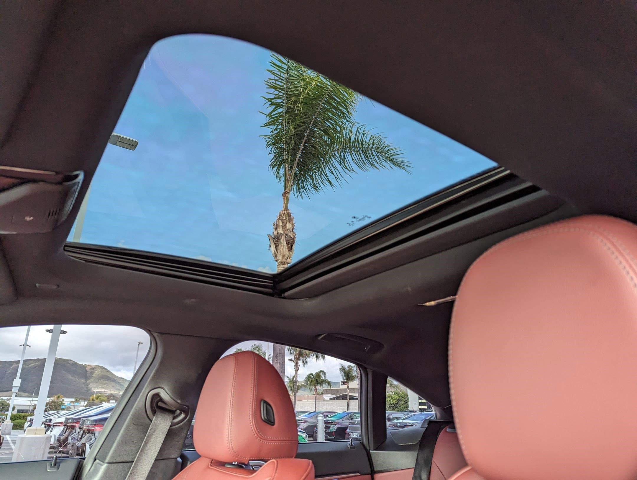 Vehicle photo 27