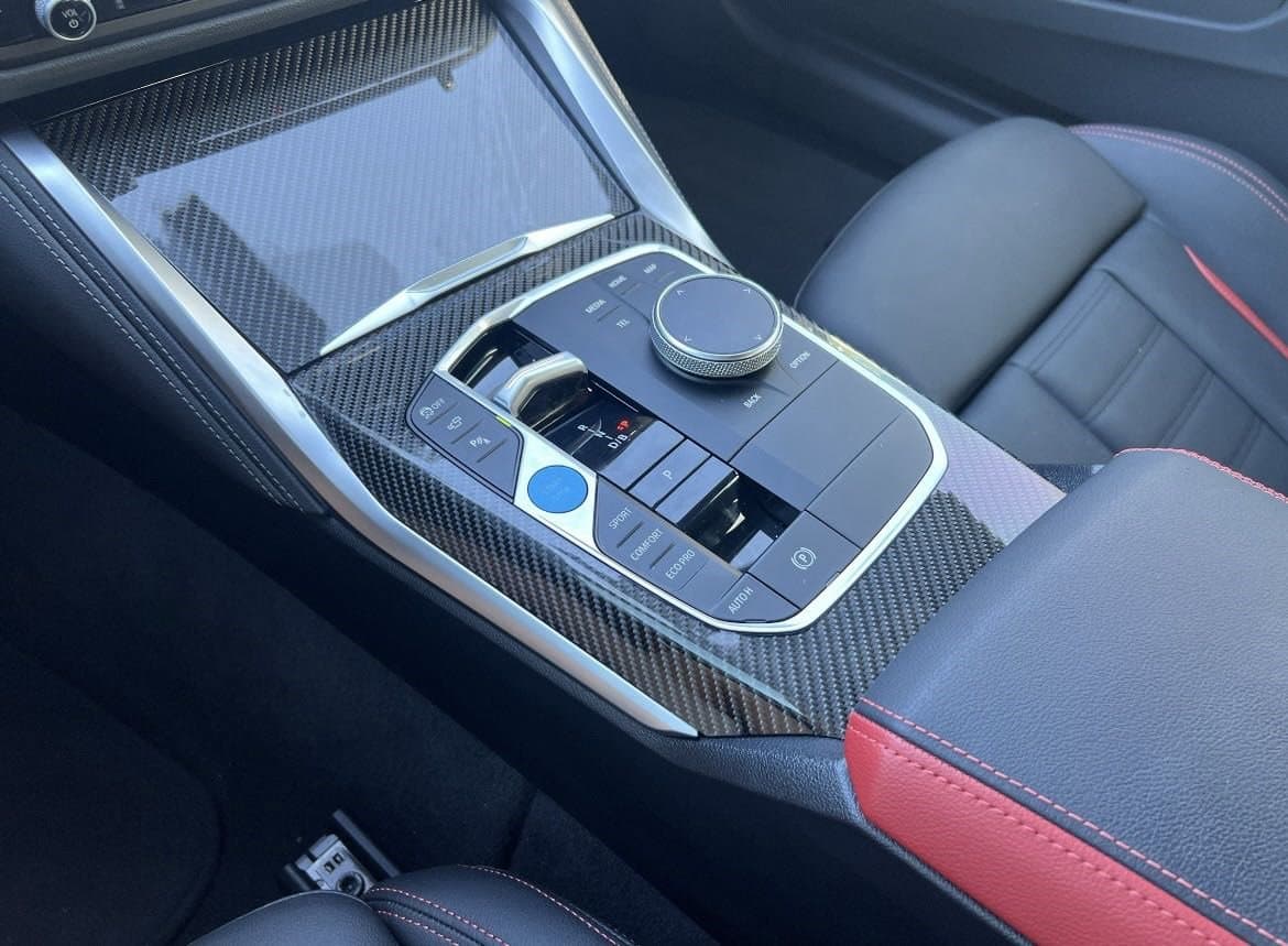 Vehicle photo 24