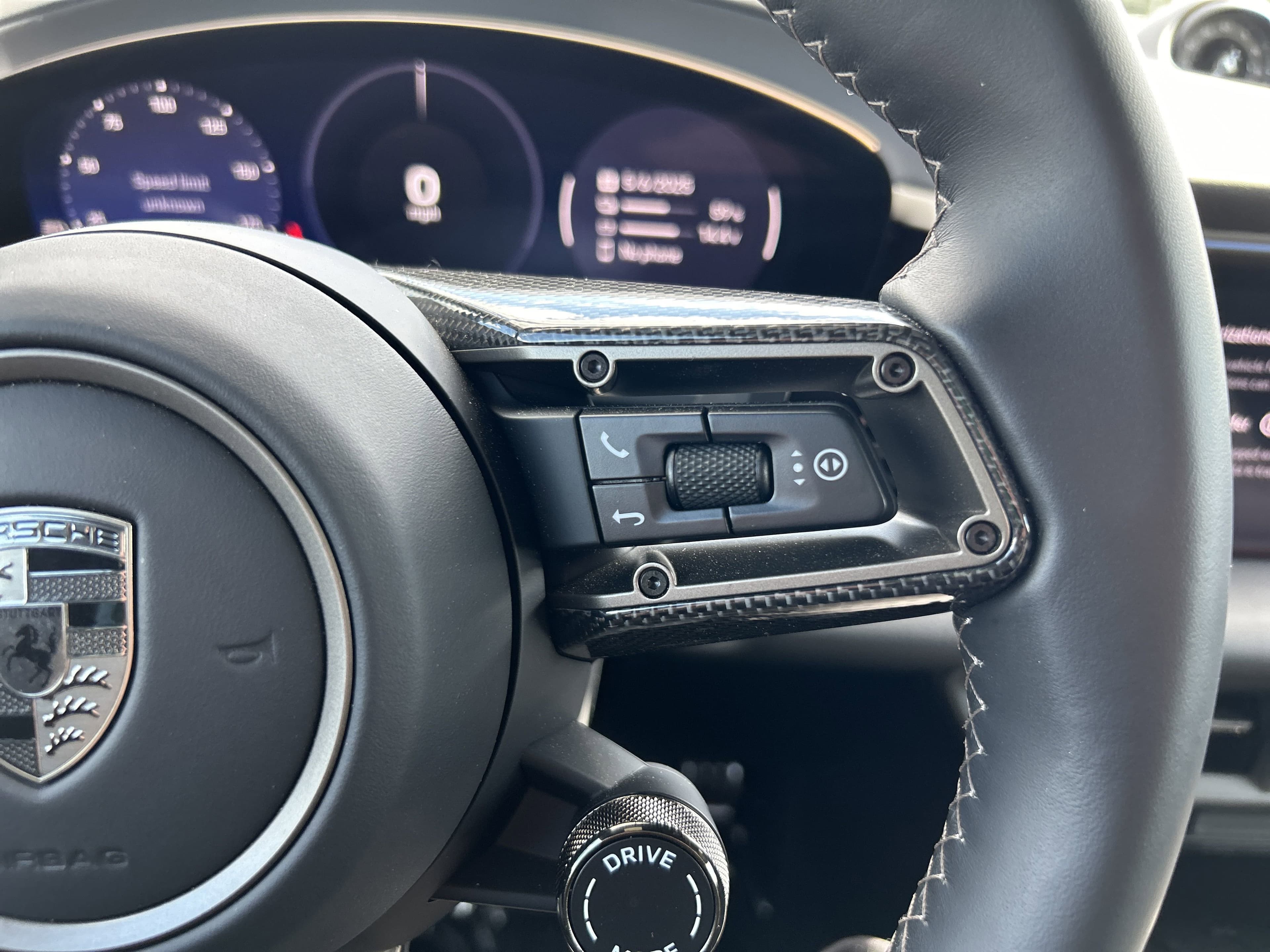 Vehicle photo 17