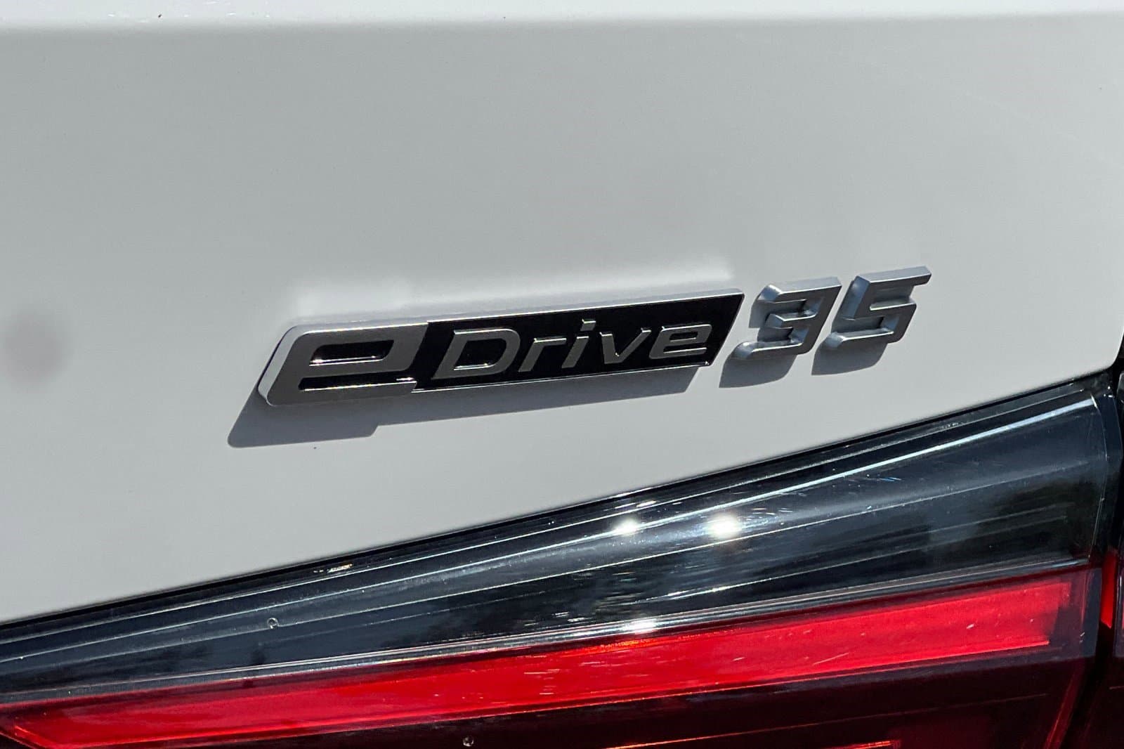 Vehicle photo 36