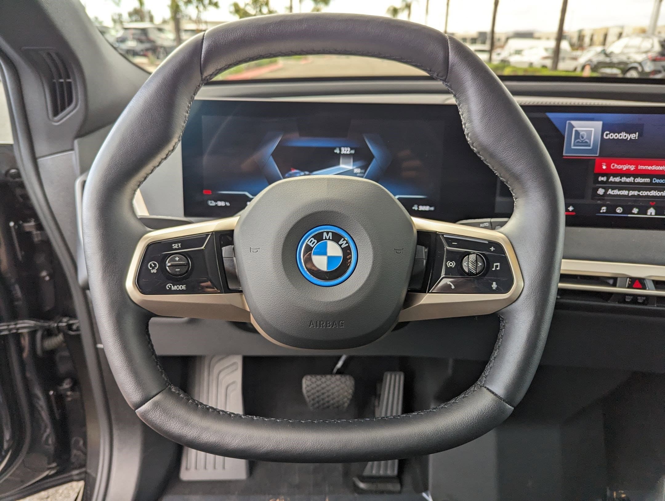 Vehicle photo 16
