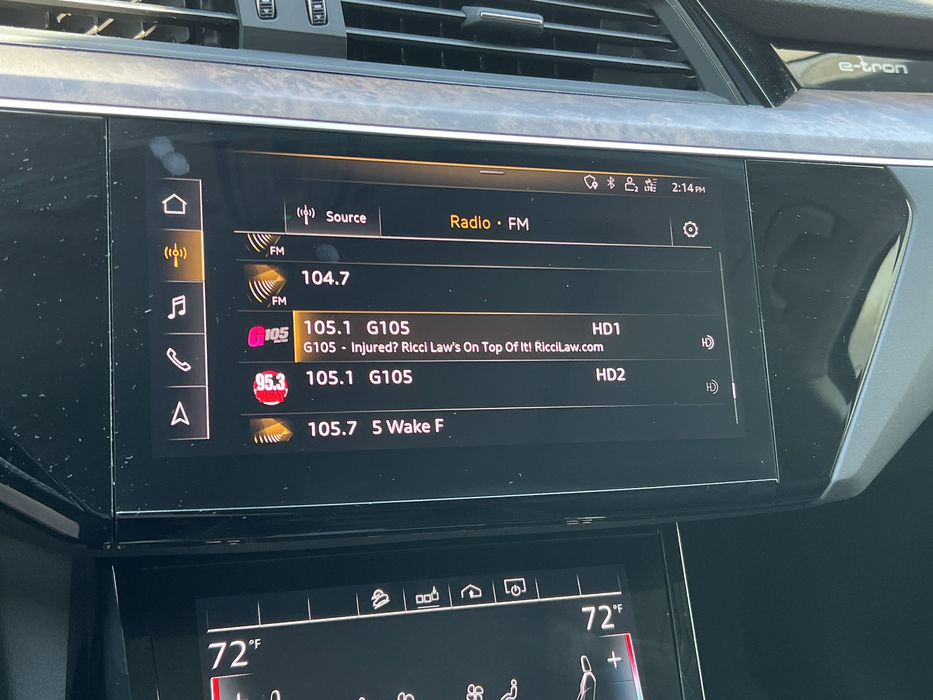 Vehicle photo 21