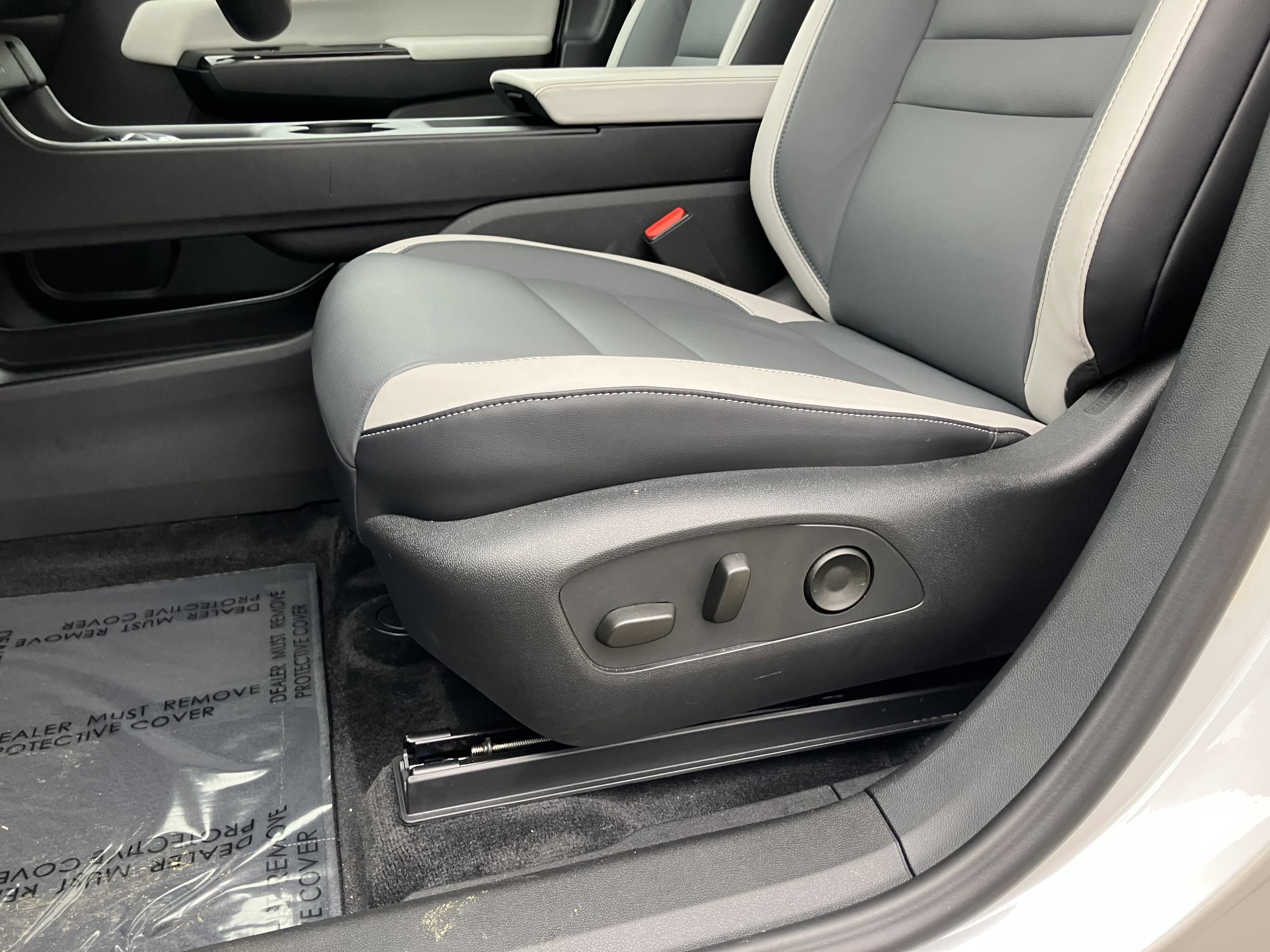 Vehicle photo 15