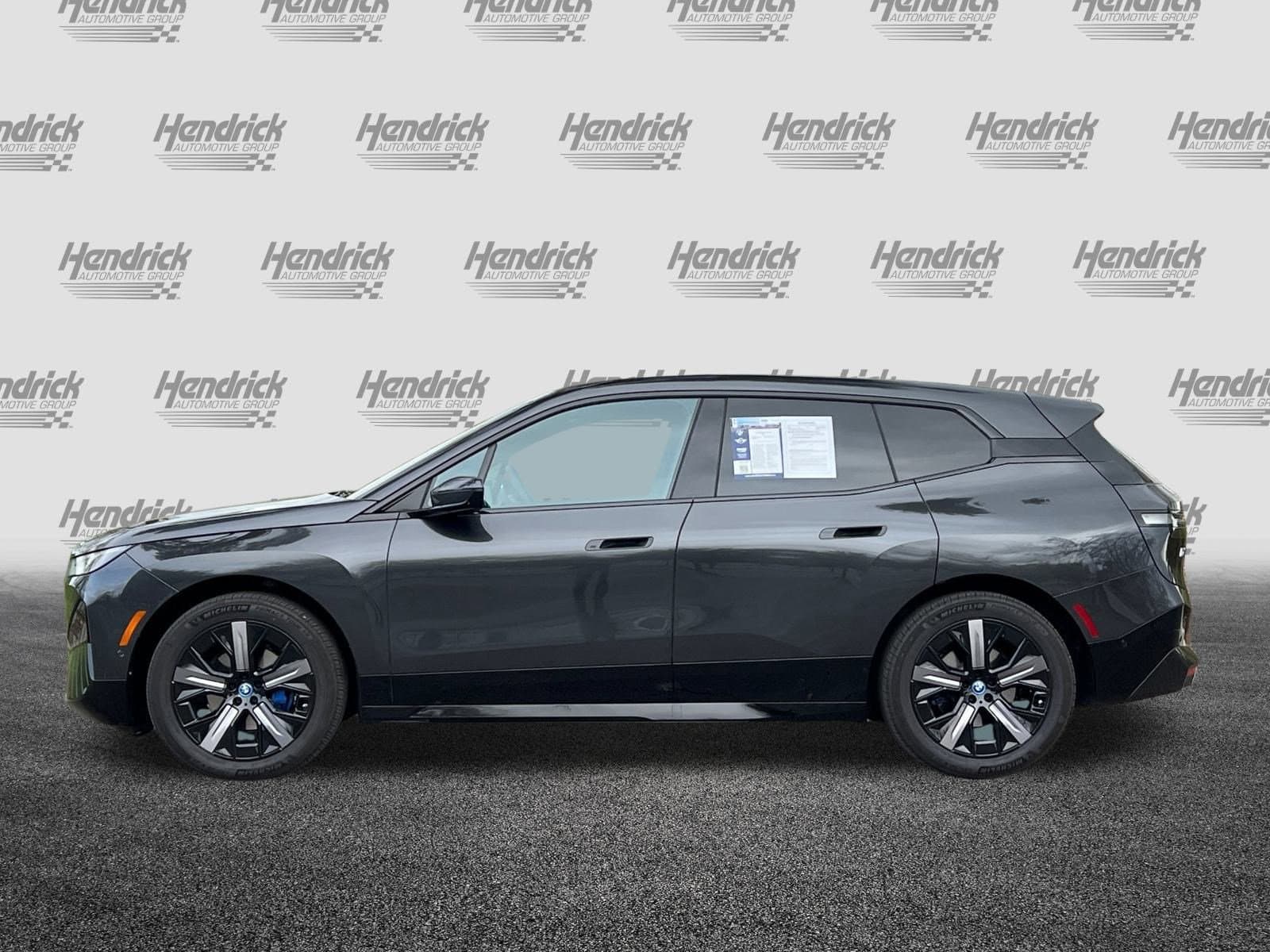 Vehicle photo 6