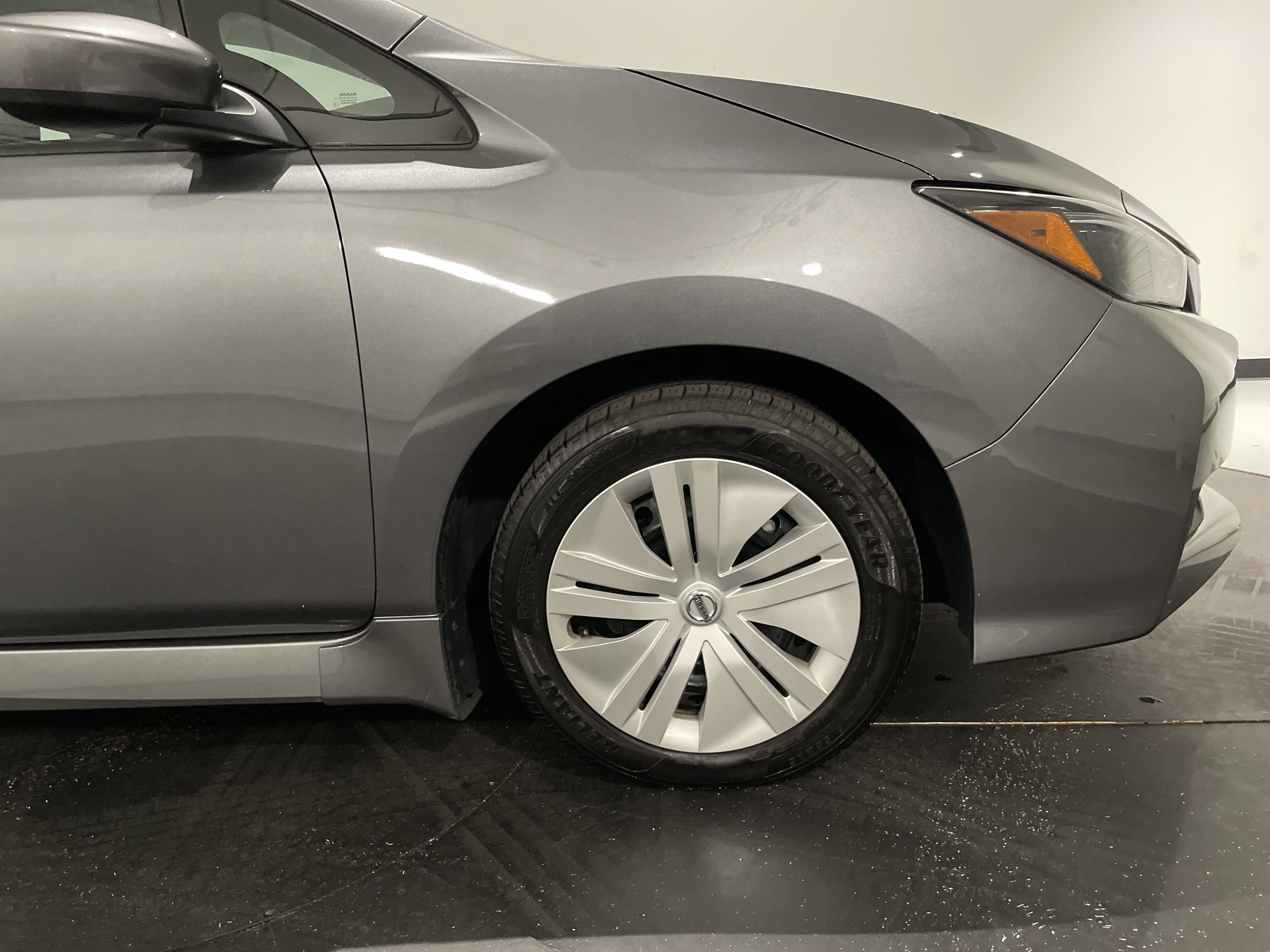 Vehicle photo 11