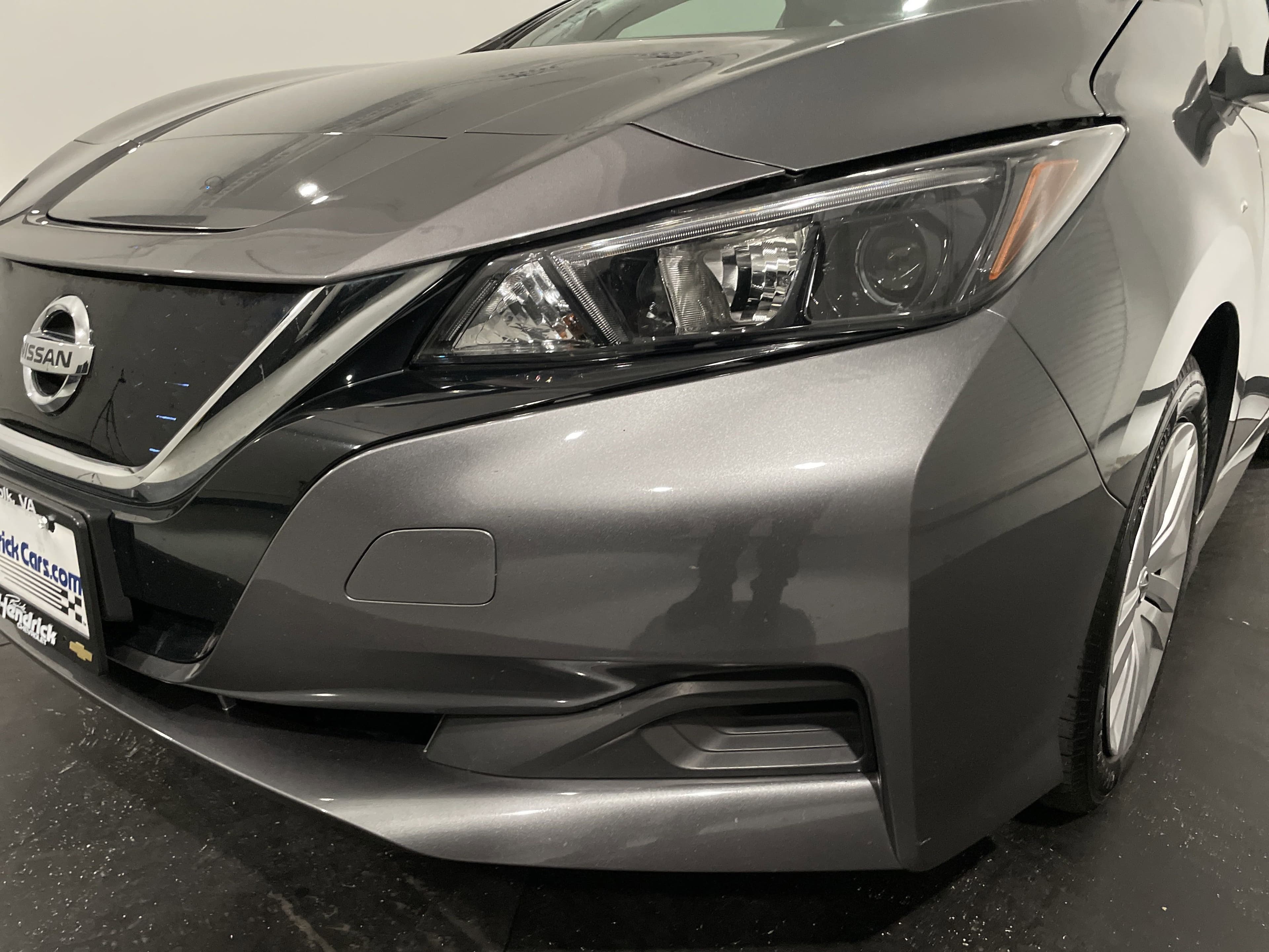 Vehicle photo 4