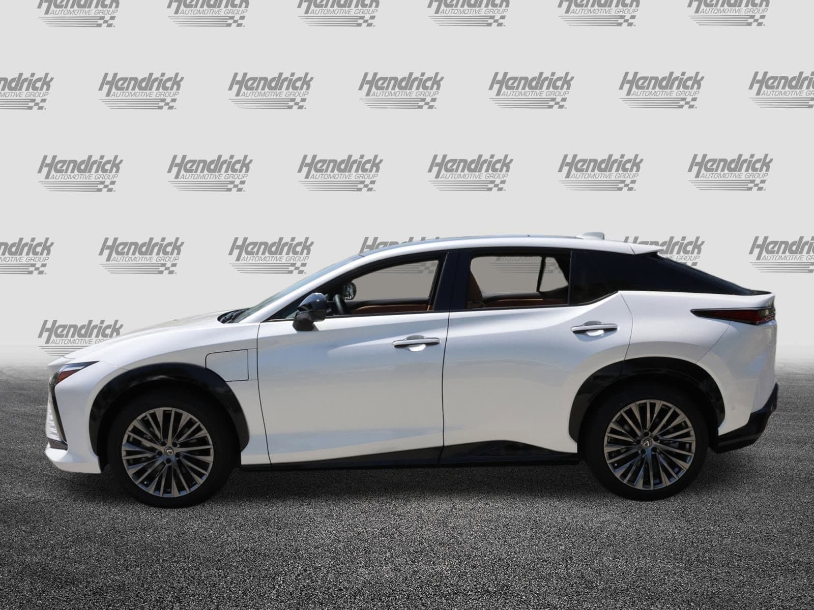 Vehicle photo 4