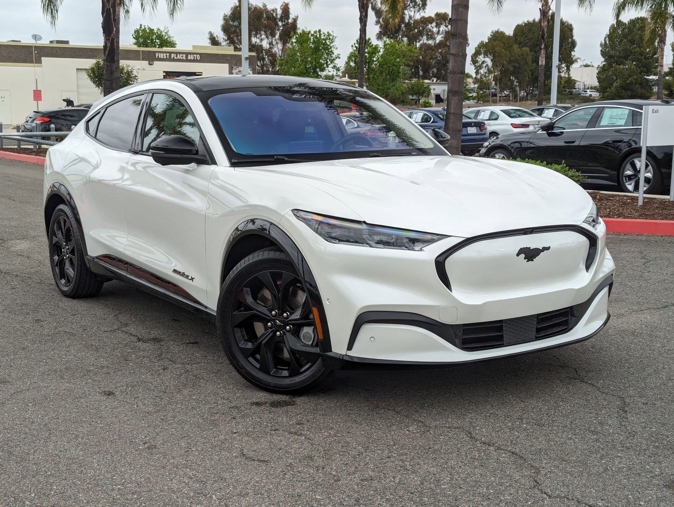 Vehicle photo 1