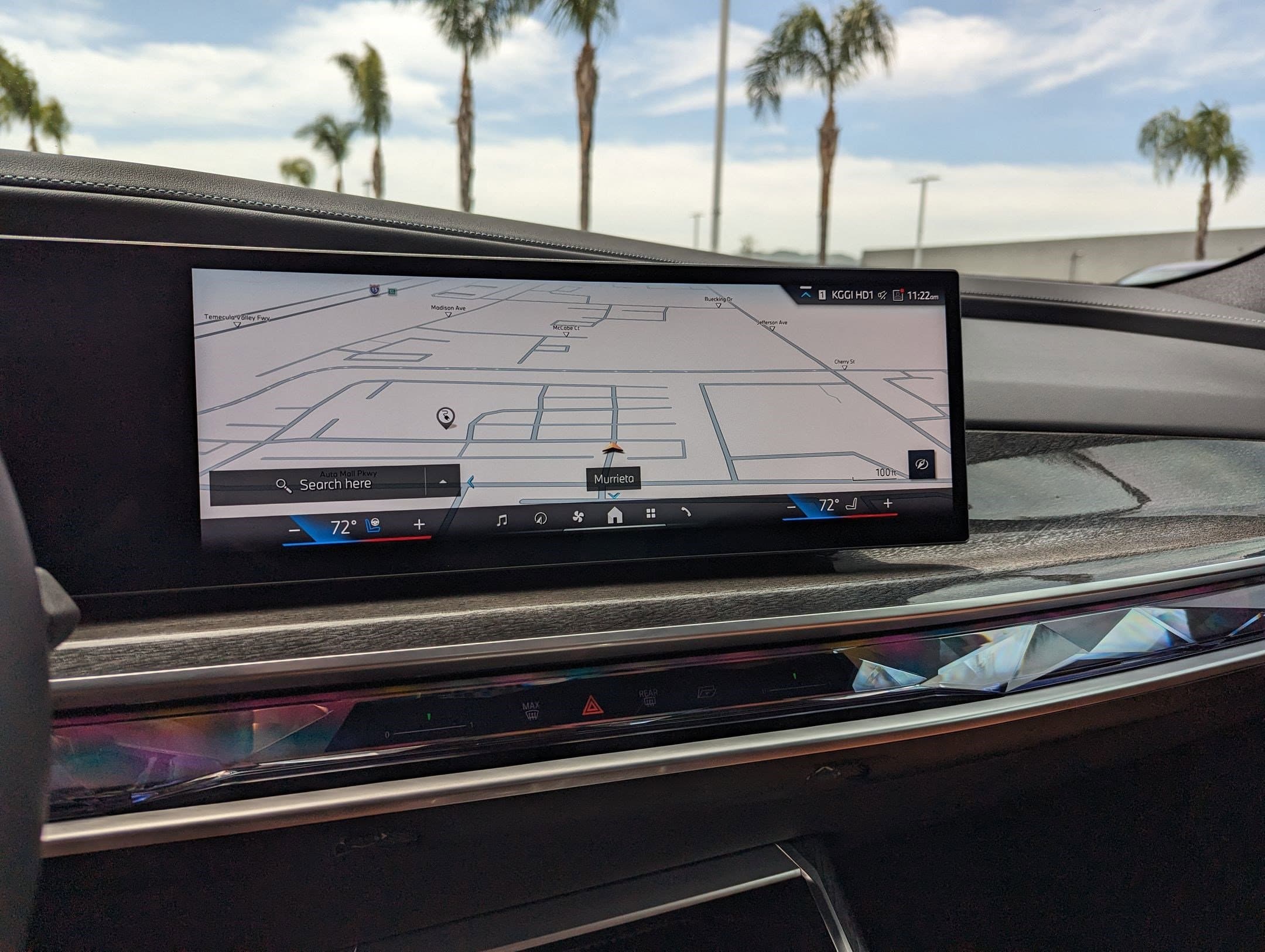 Vehicle photo 23