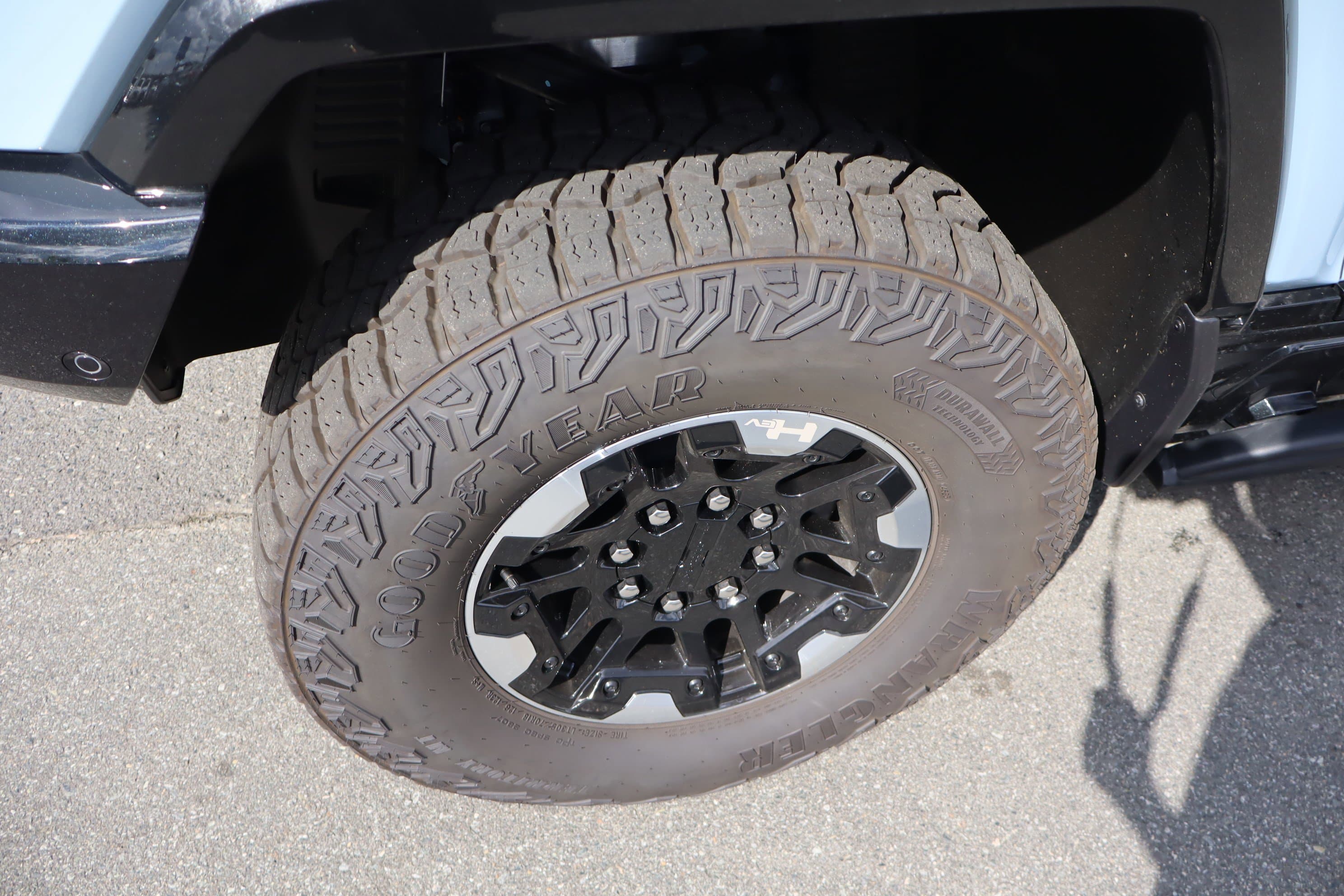 Vehicle photo 43