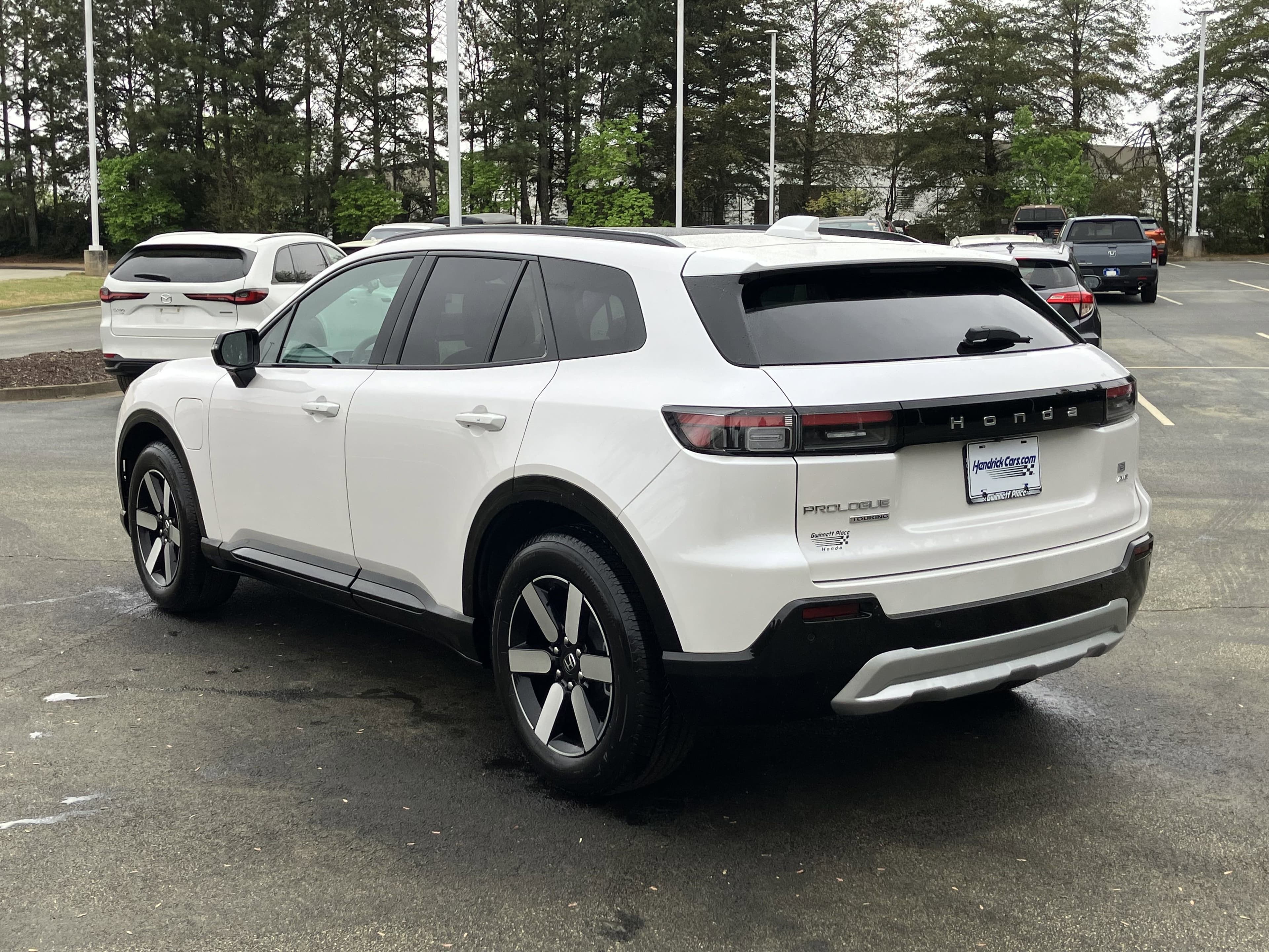 Vehicle photo 6