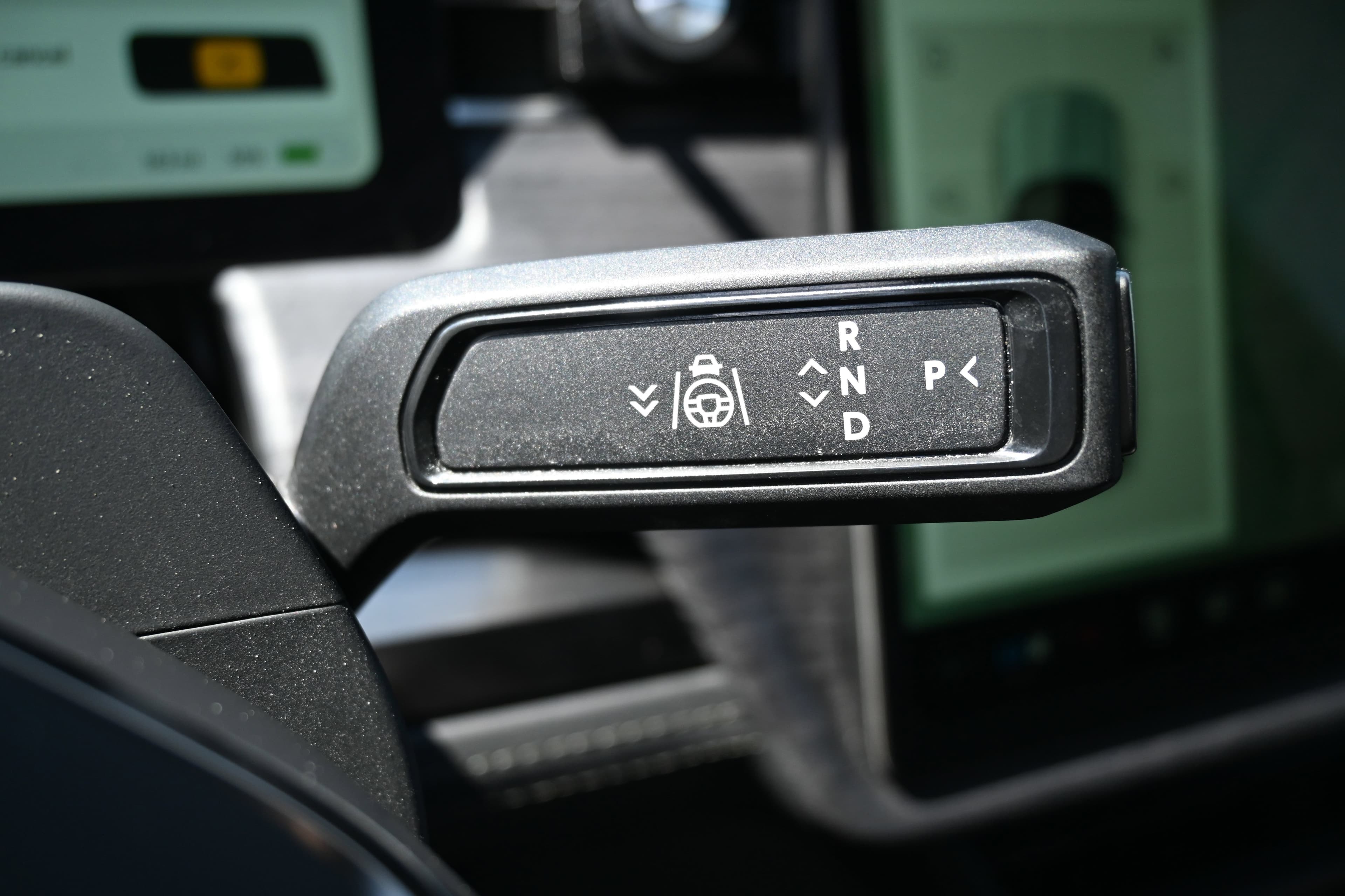 Vehicle photo 26