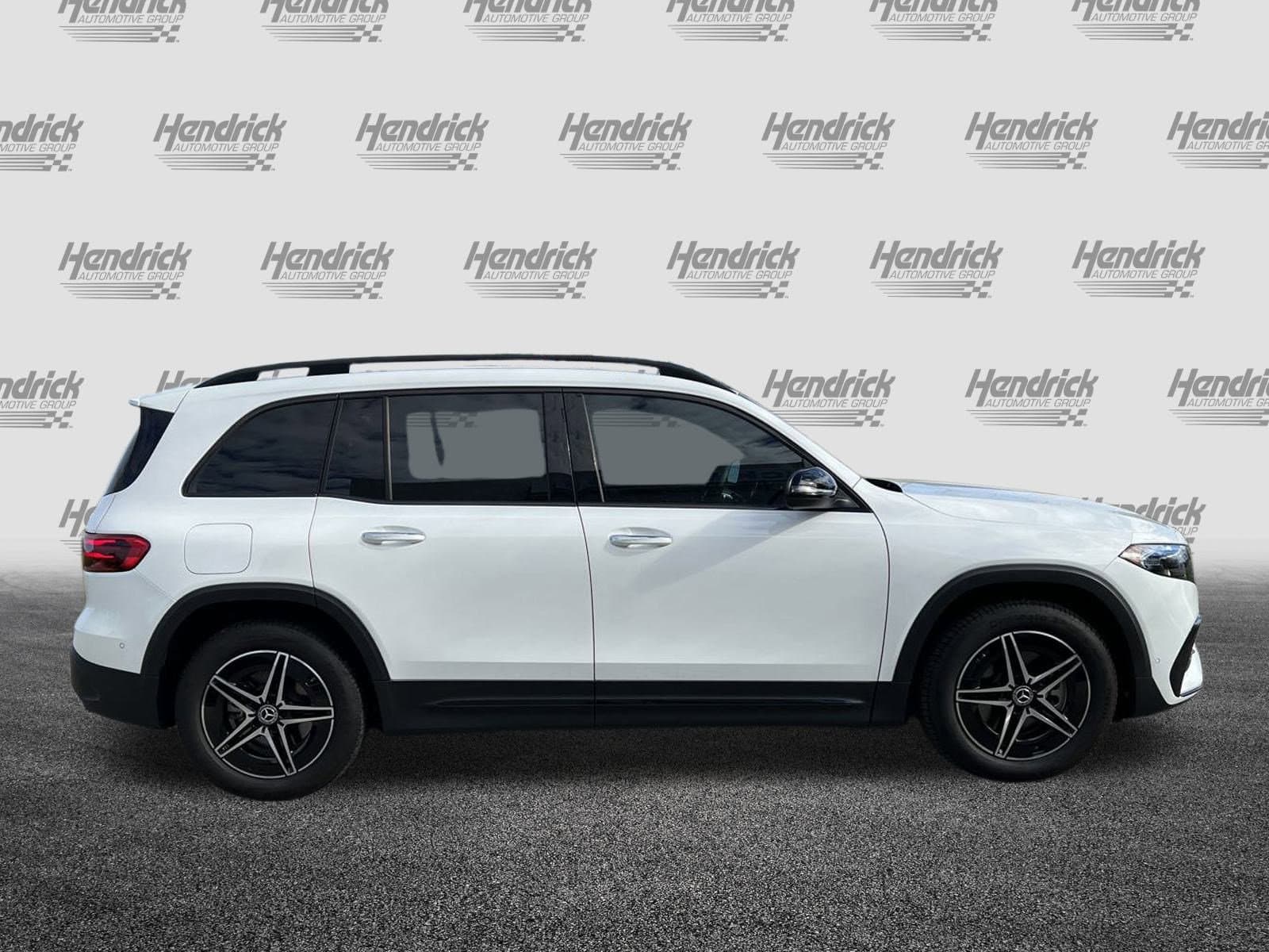 Vehicle photo 8