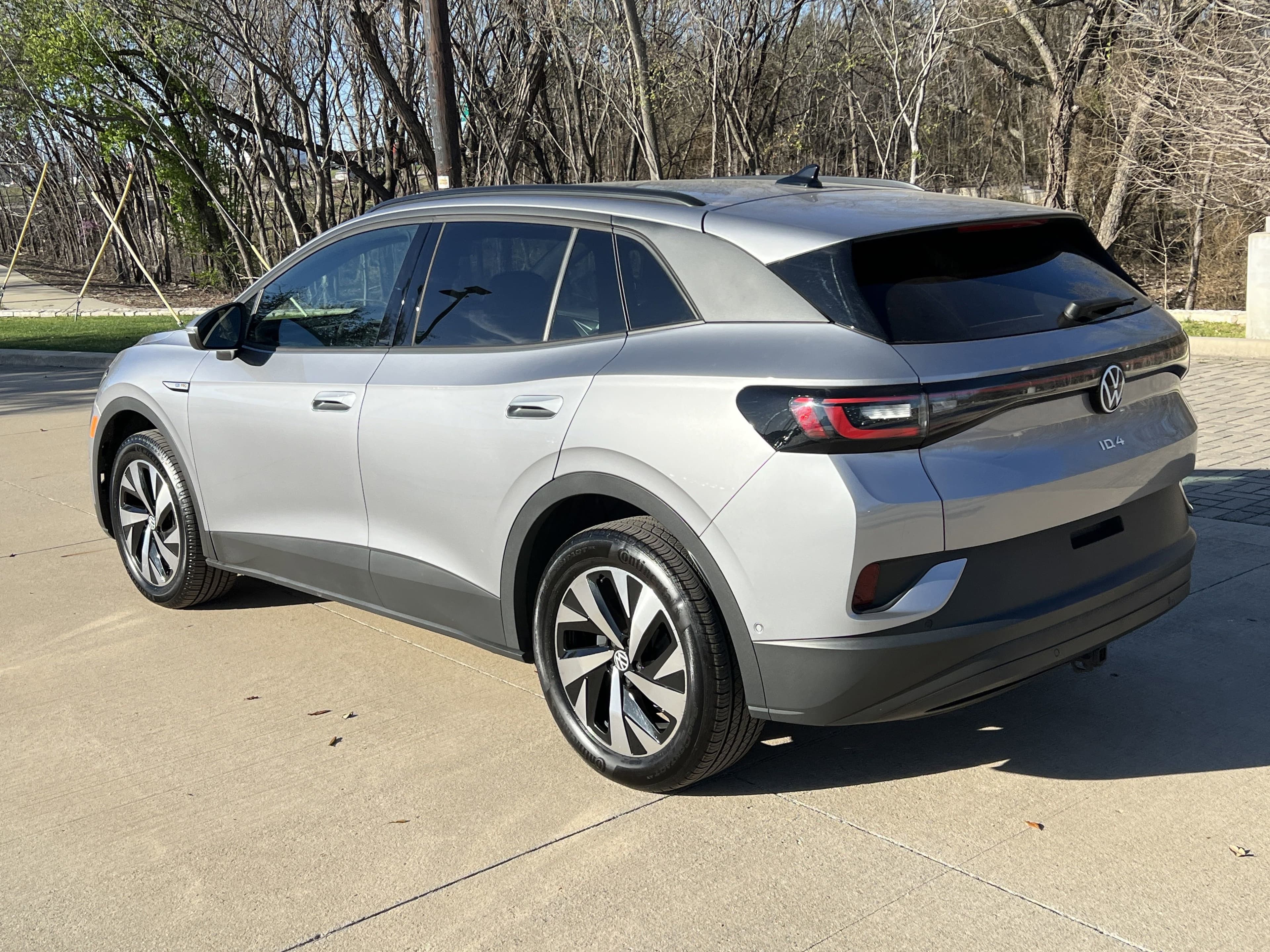 Vehicle photo 6