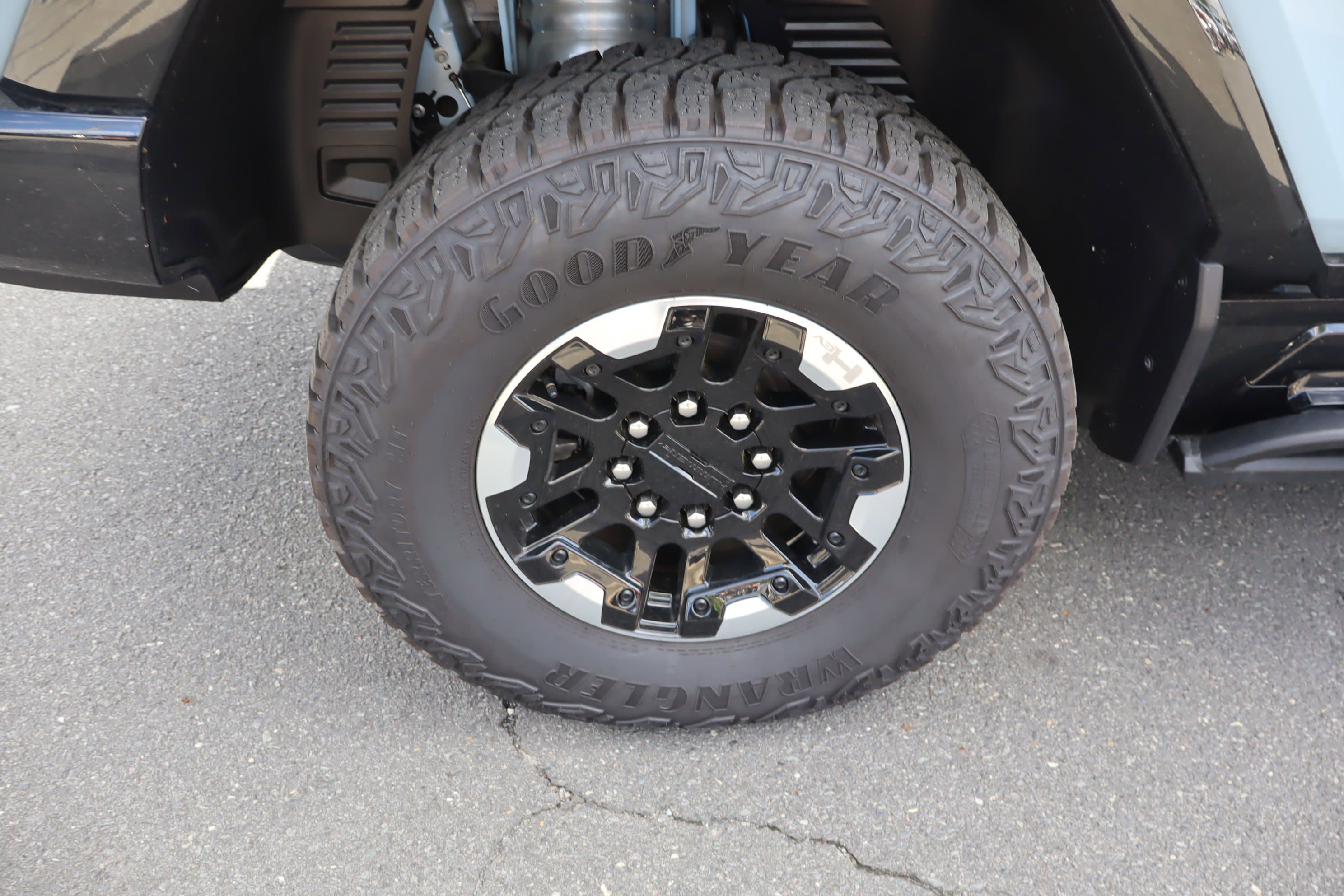 Vehicle photo 41