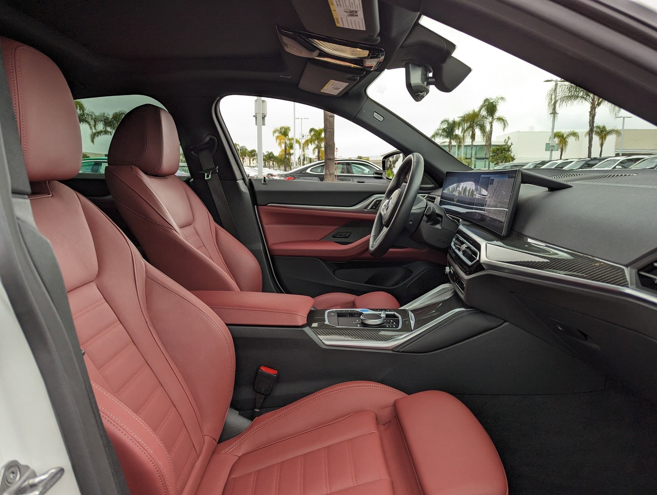 Vehicle photo 32