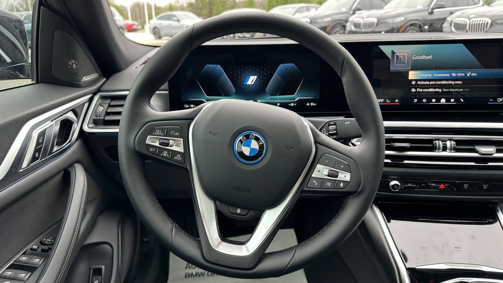 Vehicle photo 15