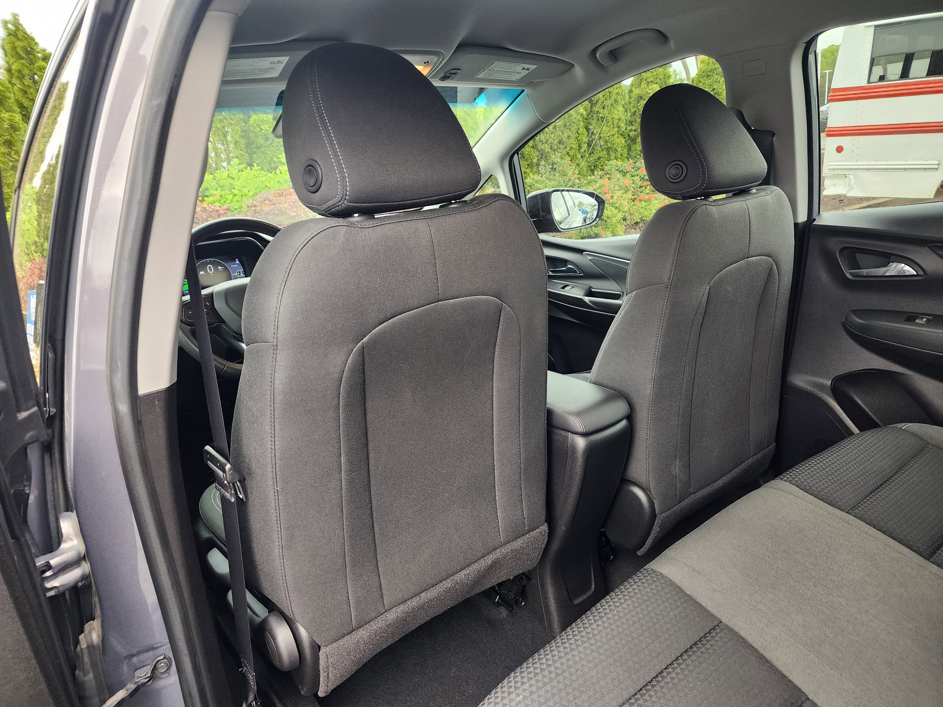 Vehicle photo 12