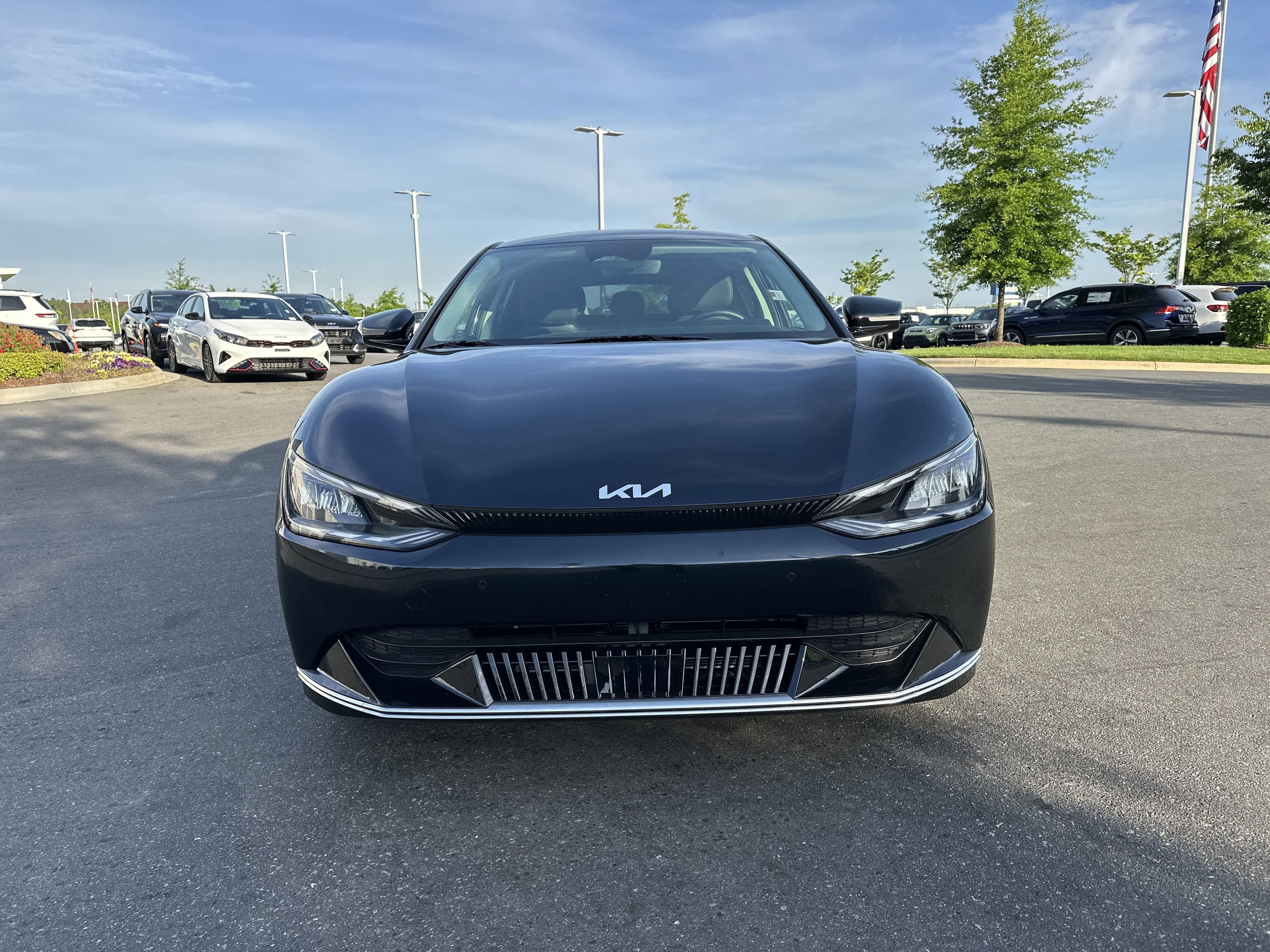 Vehicle photo 2