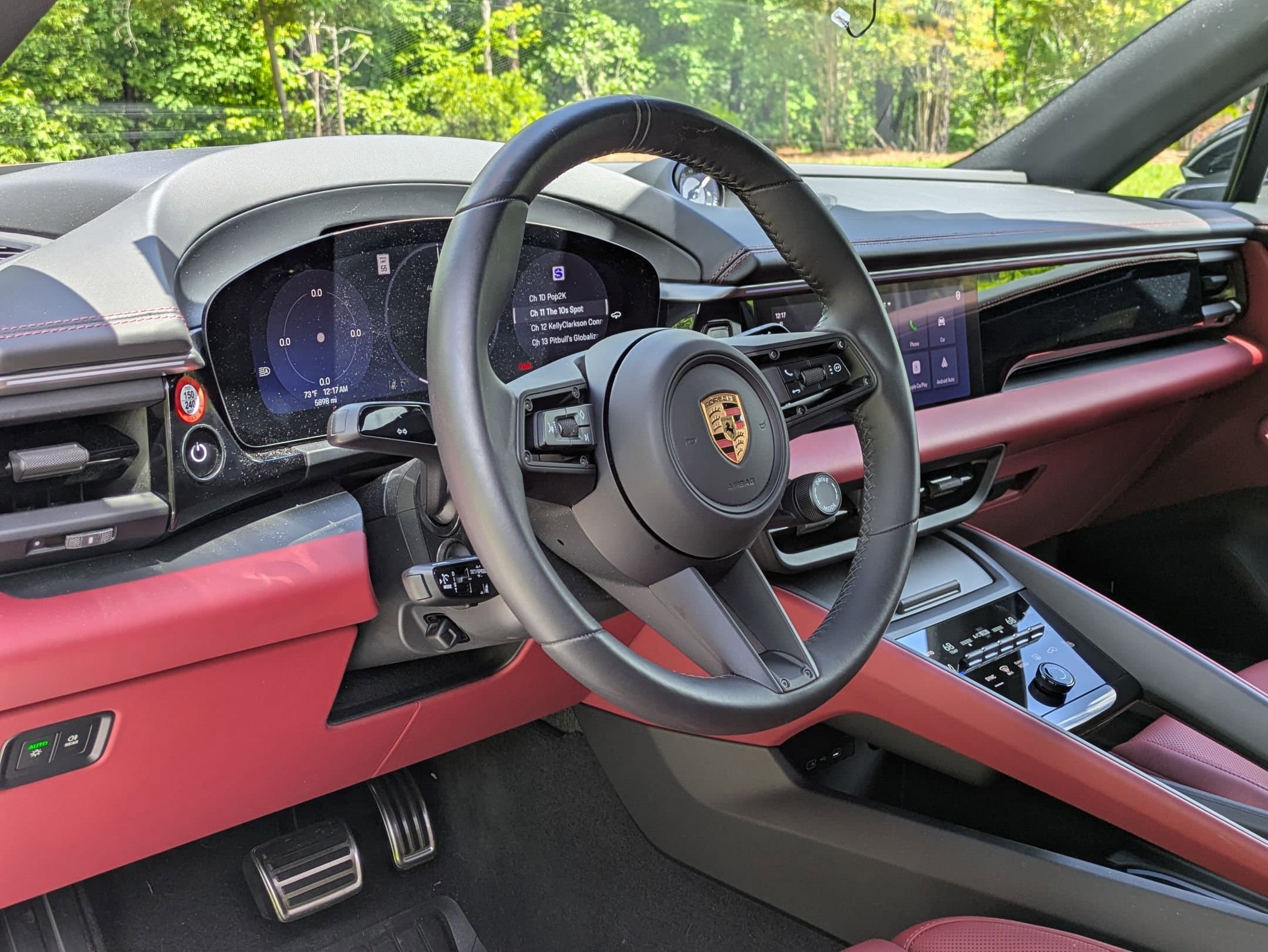 Vehicle photo 3