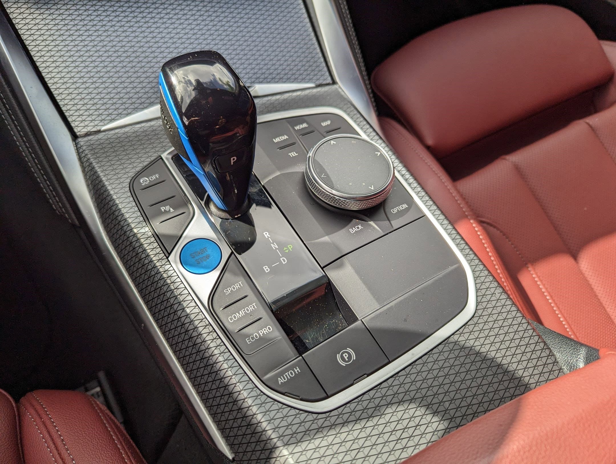 Vehicle photo 25