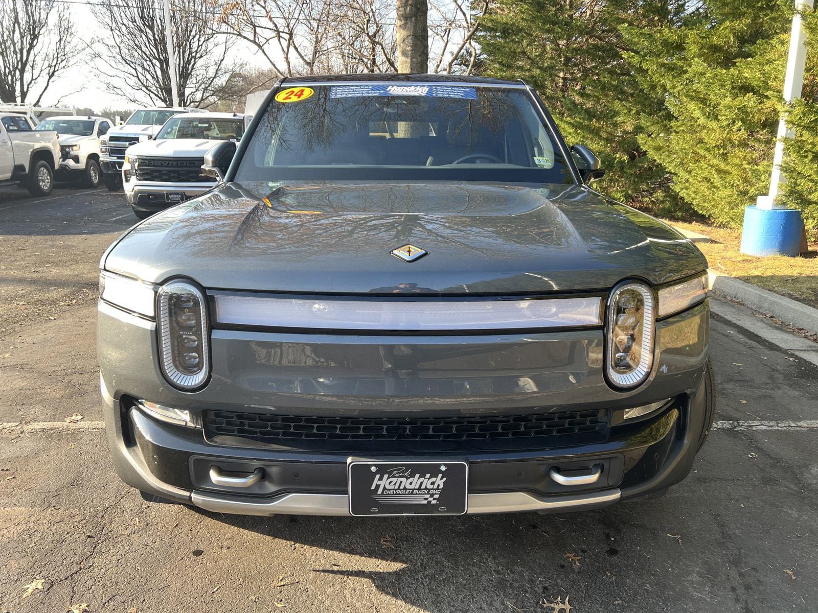 Vehicle photo 2