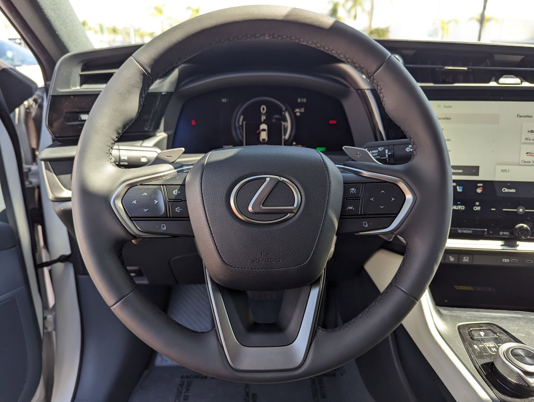 Vehicle photo 16